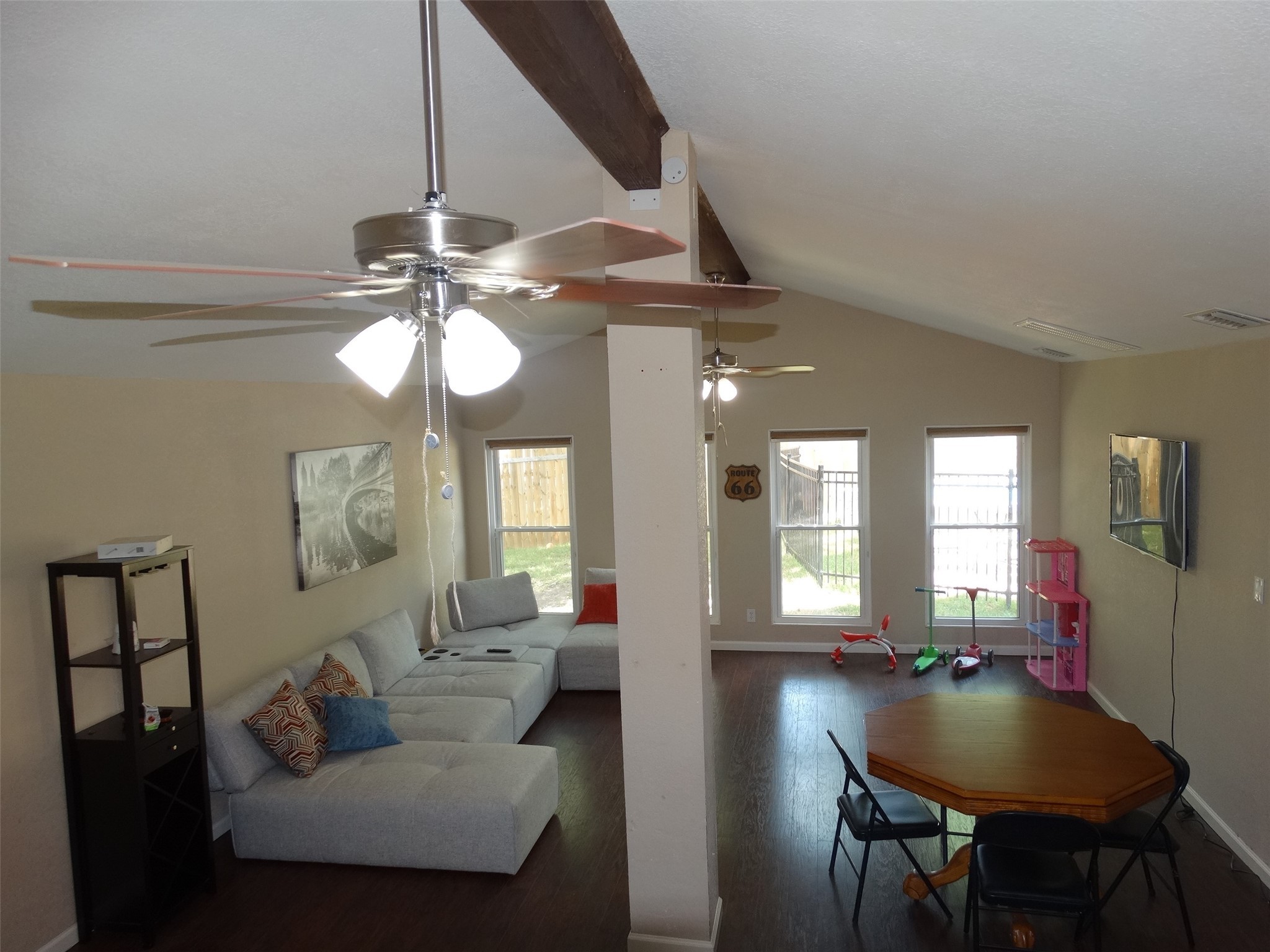 5831 Dan Duryea Street Property Photo 8