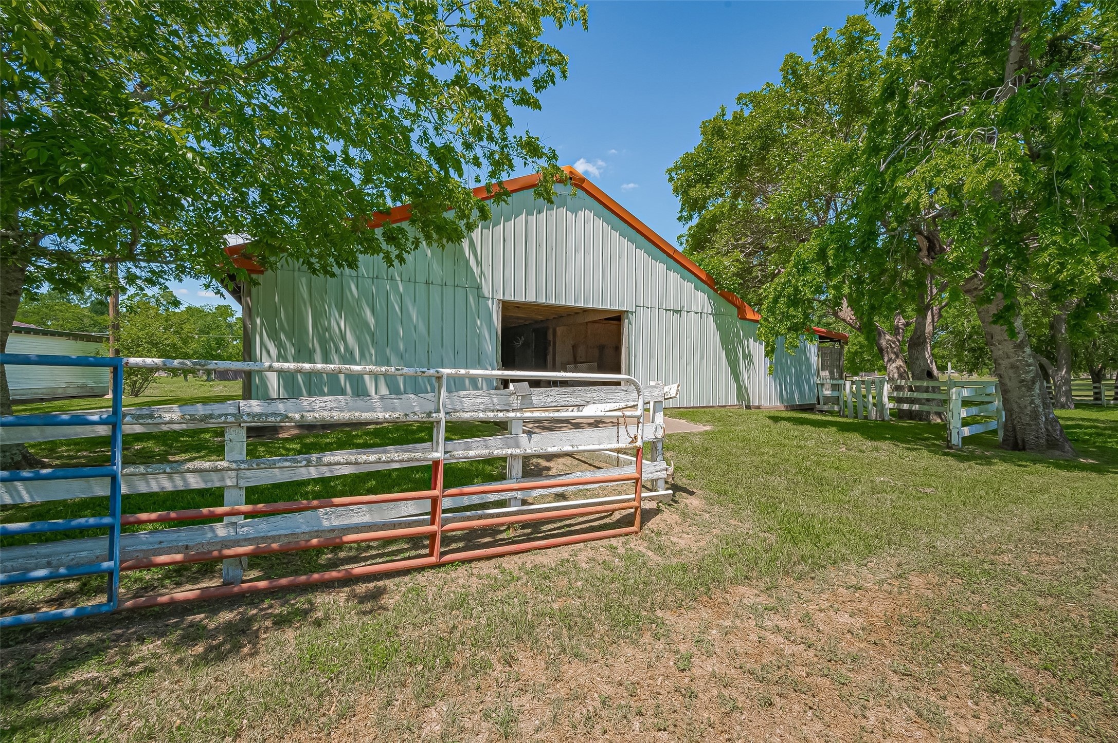 3240-3310 Band Property Photo 1