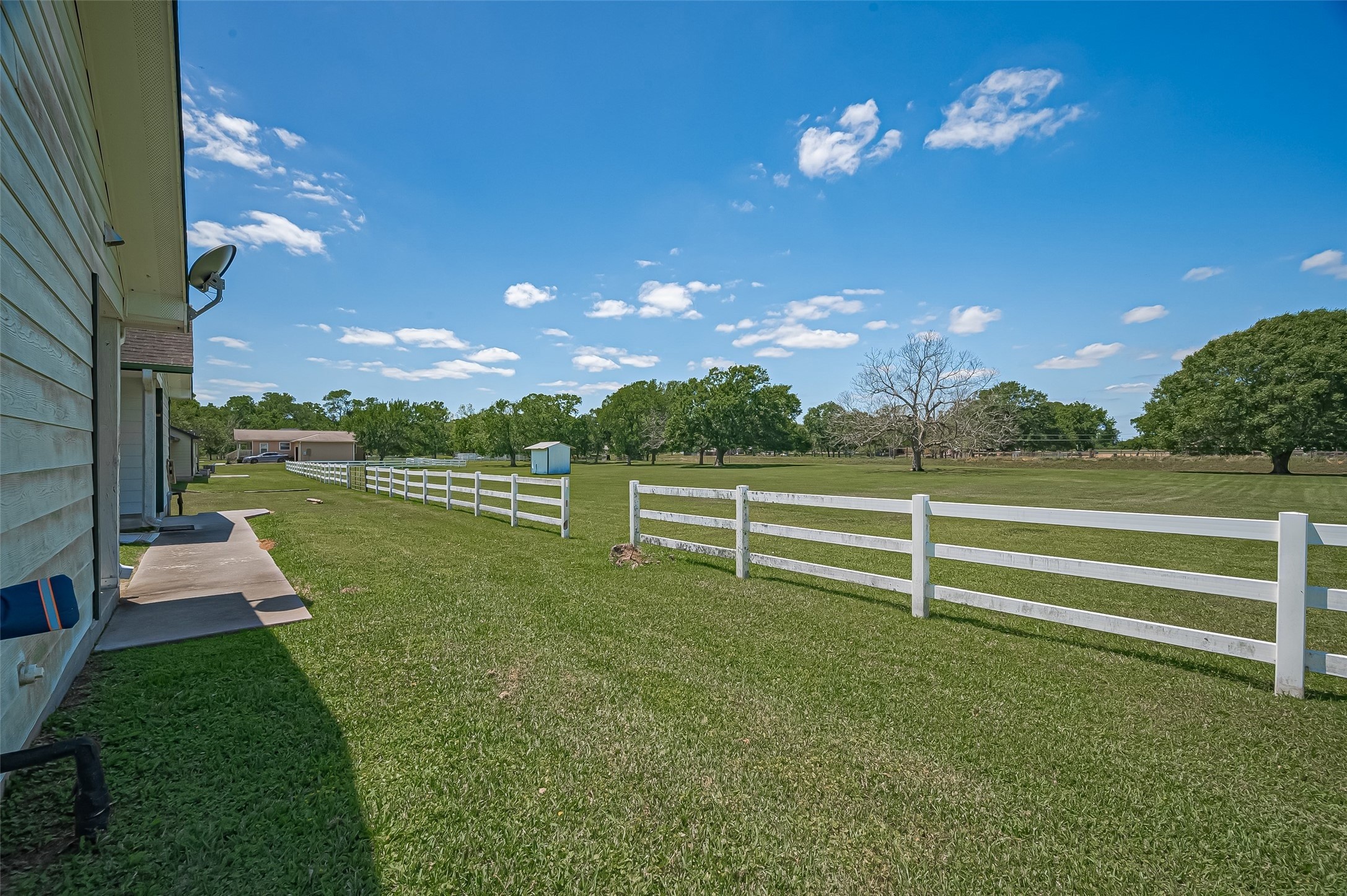 3240-3310 Band Property Photo 5