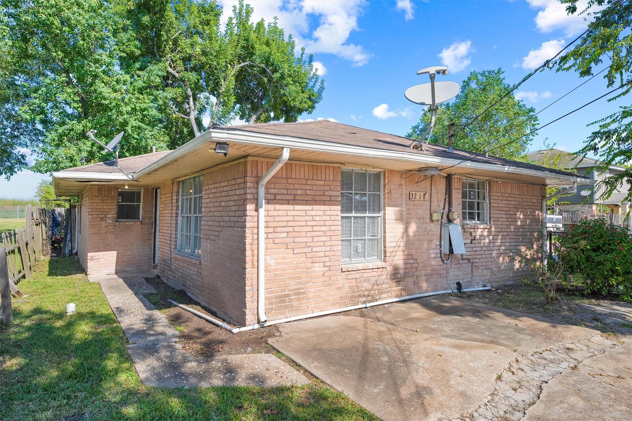3218 5th Street Property Photo 1