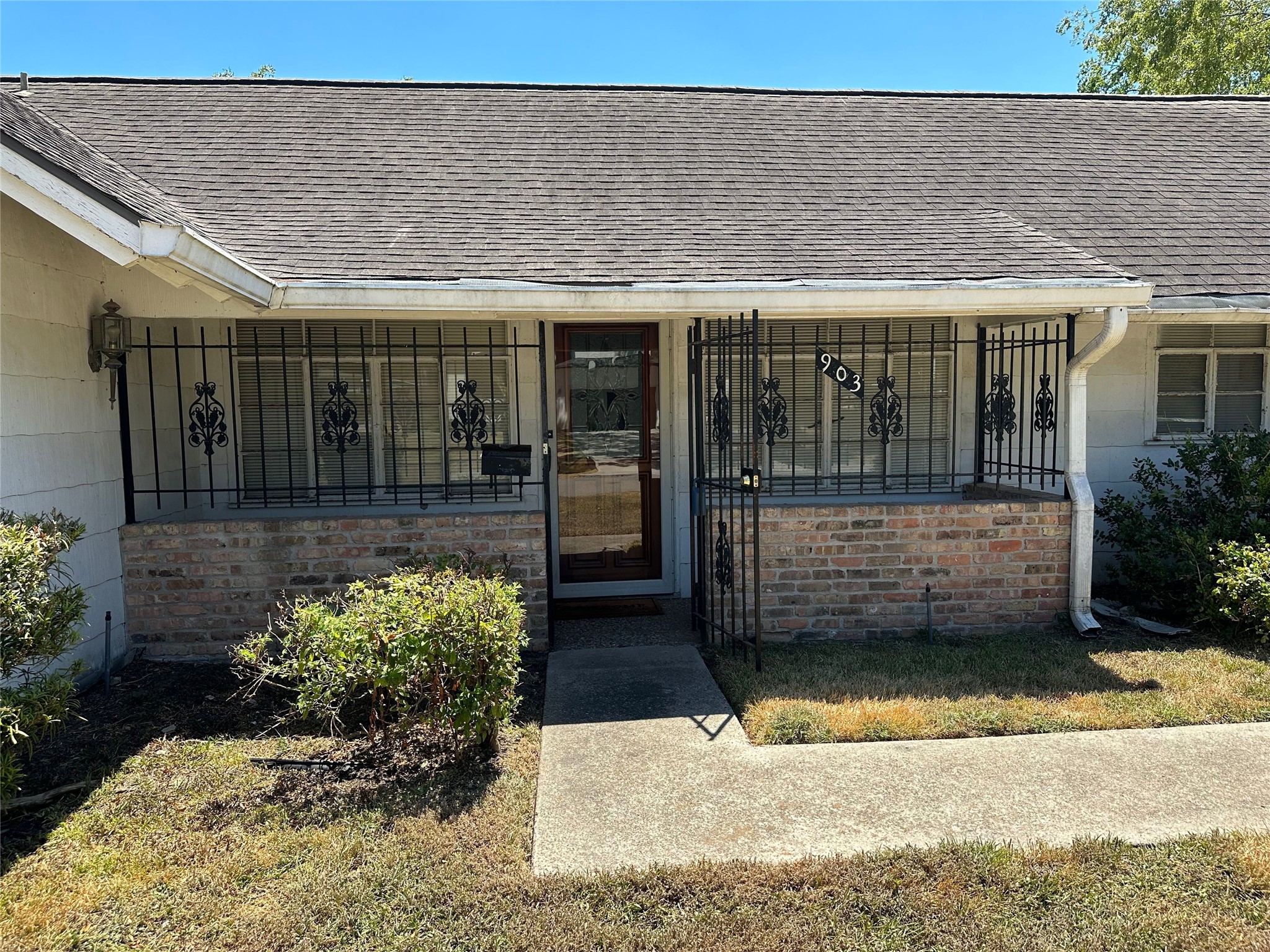 903 Lamonte Lane Property Photo 2
