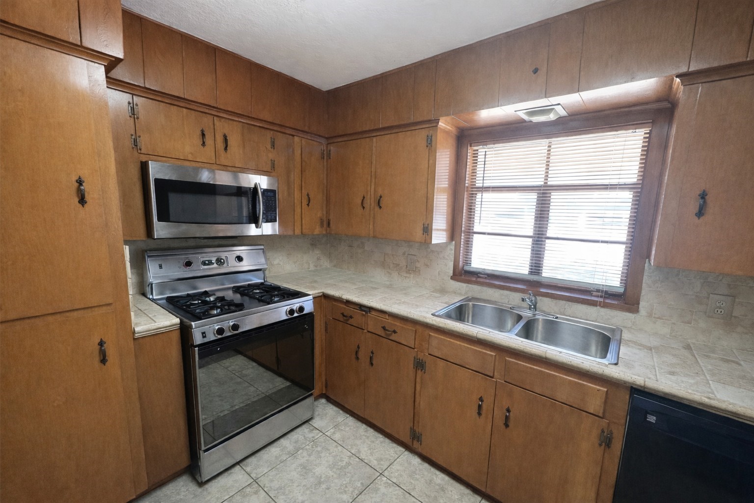 903 Lamonte Lane Property Photo 7