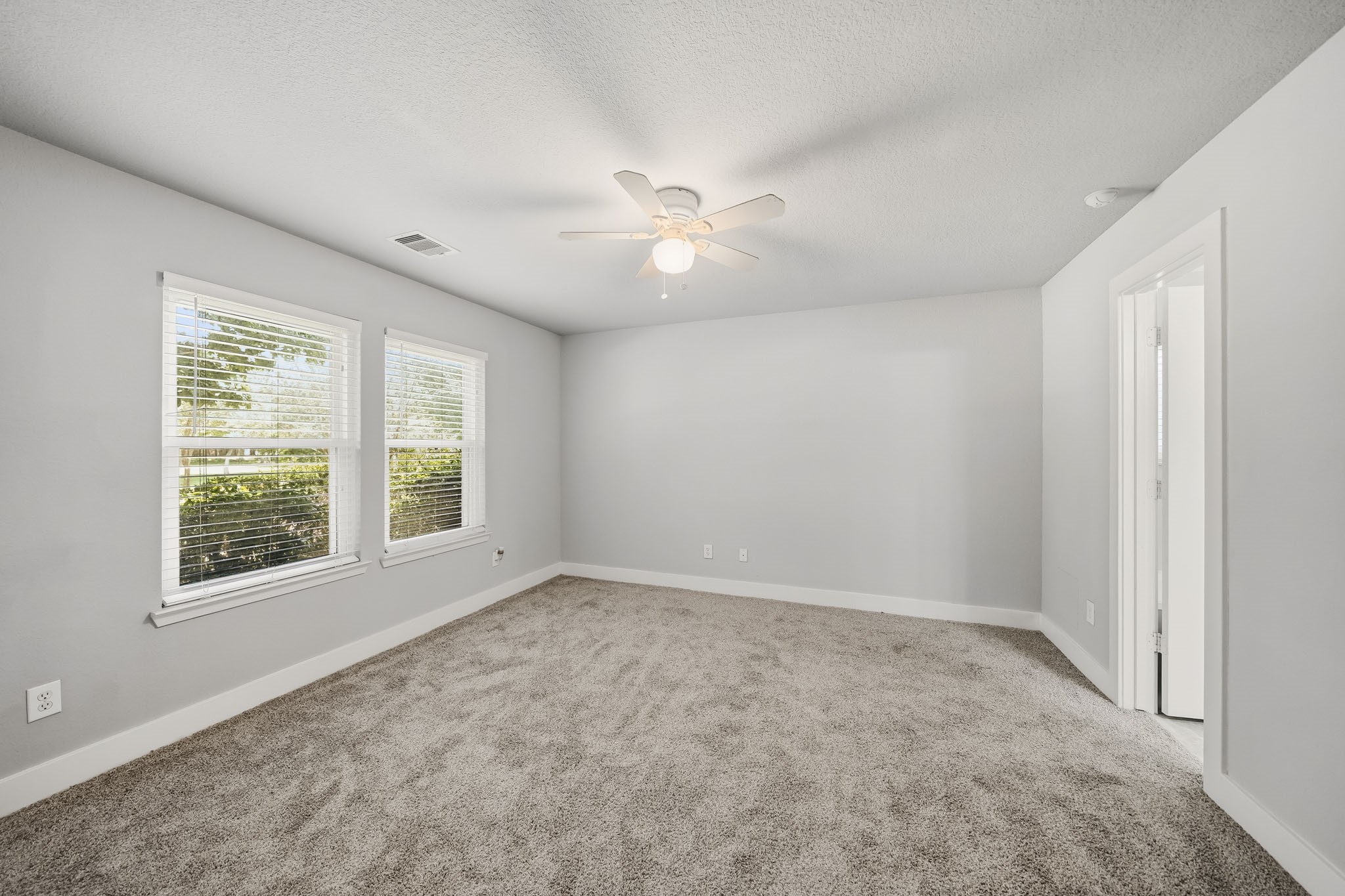 3918 Federal Lane Property Photo 14