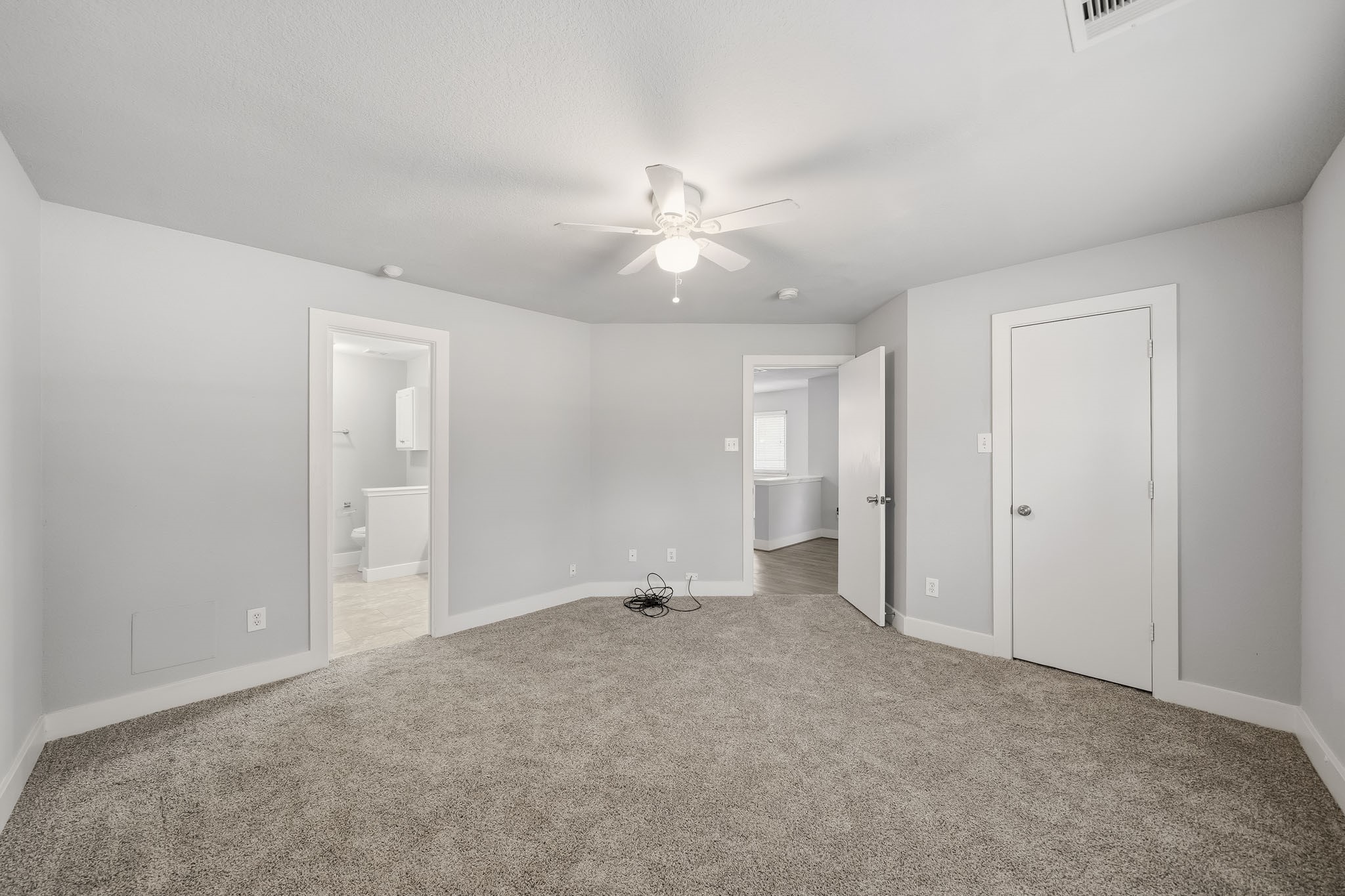 3918 Federal Lane Property Photo 15