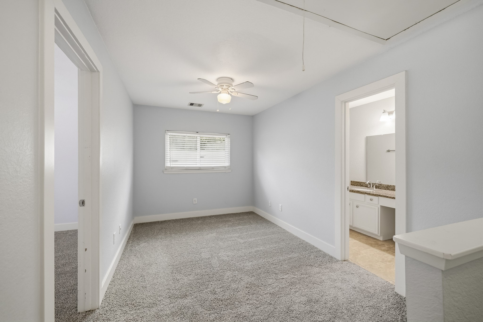 3918 Federal Lane Property Photo 18
