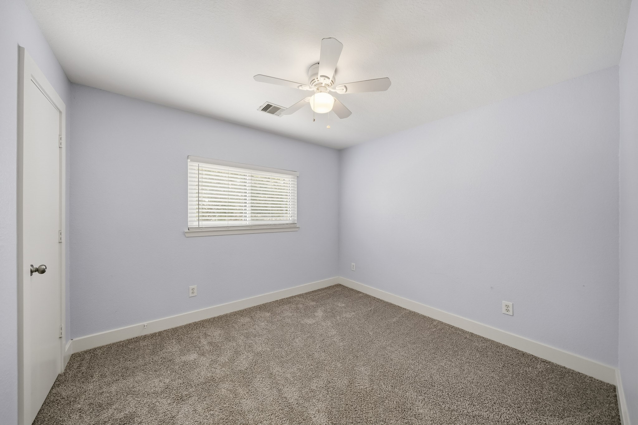3918 Federal Lane Property Photo 23