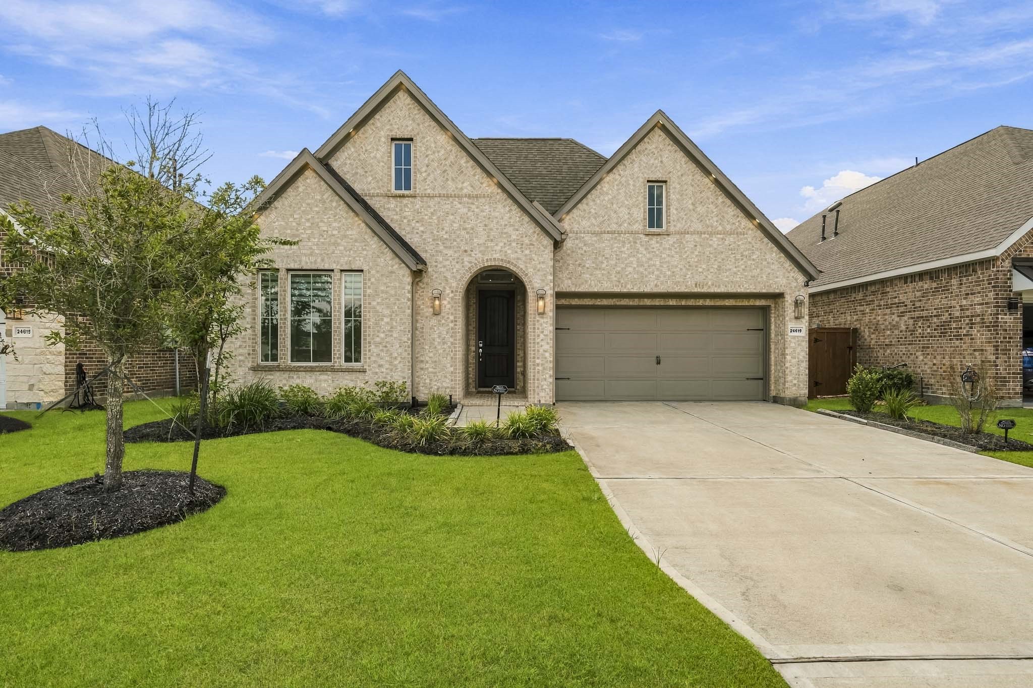 24619 Fluttering Dove Lane Property Photo 1