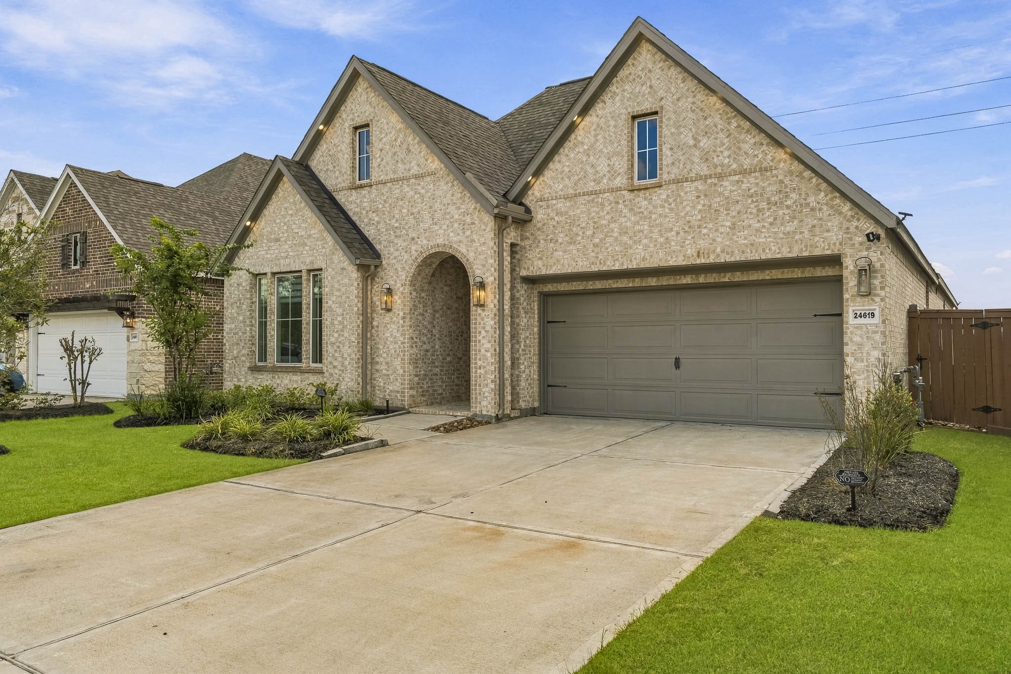 24619 Fluttering Dove Lane Property Photo 2