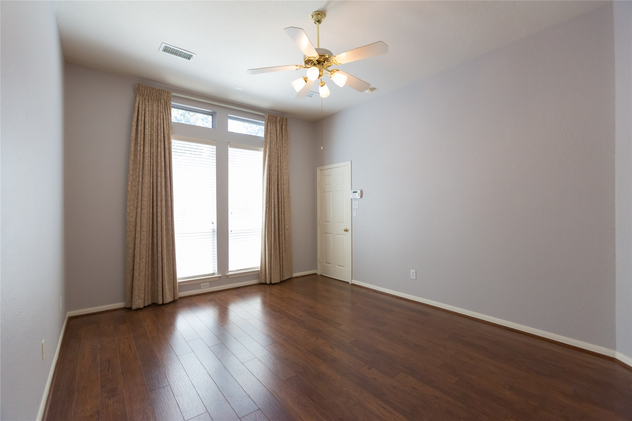 7907 Glenn Cliff Drive Property Photo 10