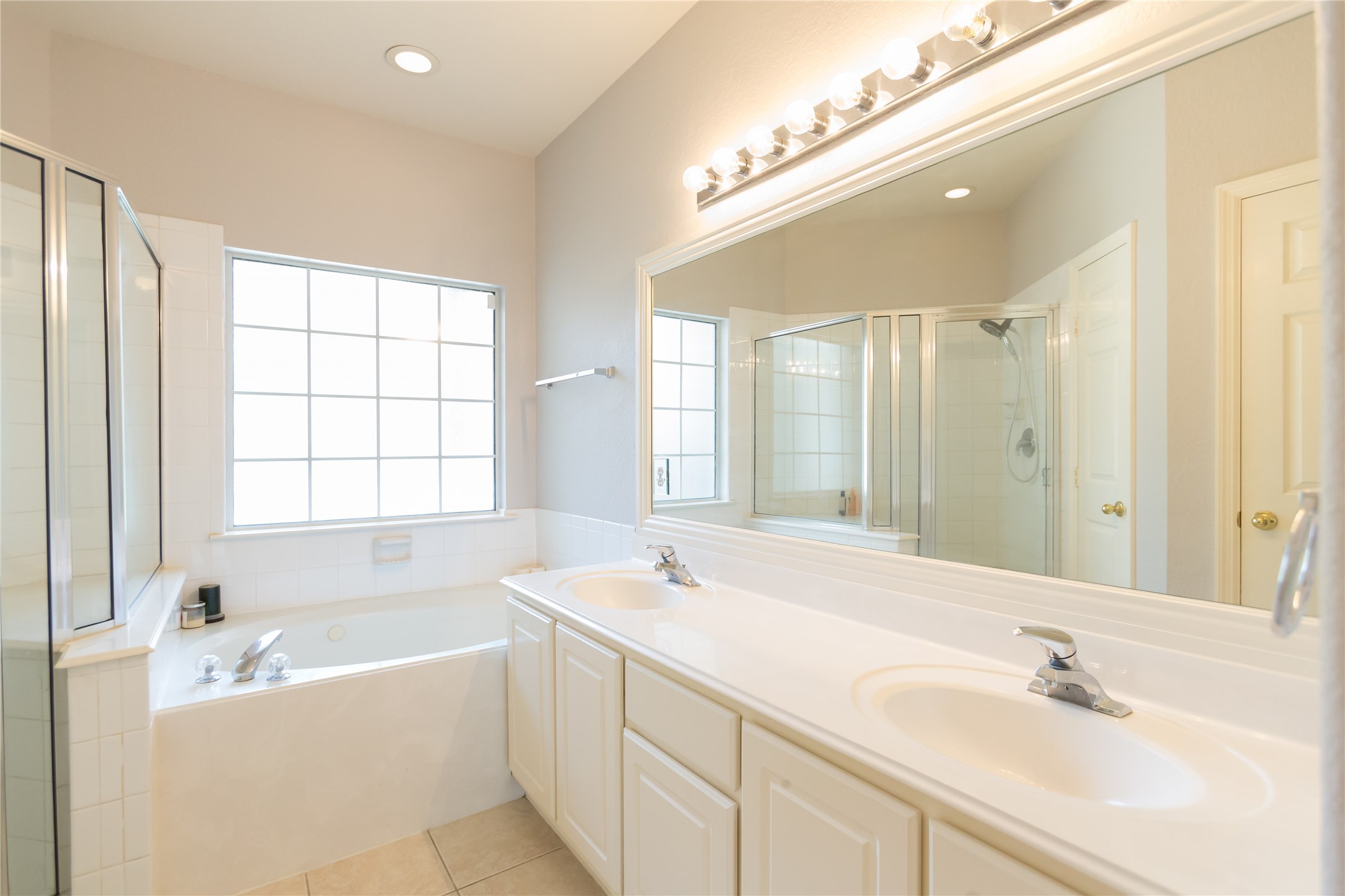 7907 Glenn Cliff Drive Property Photo 13