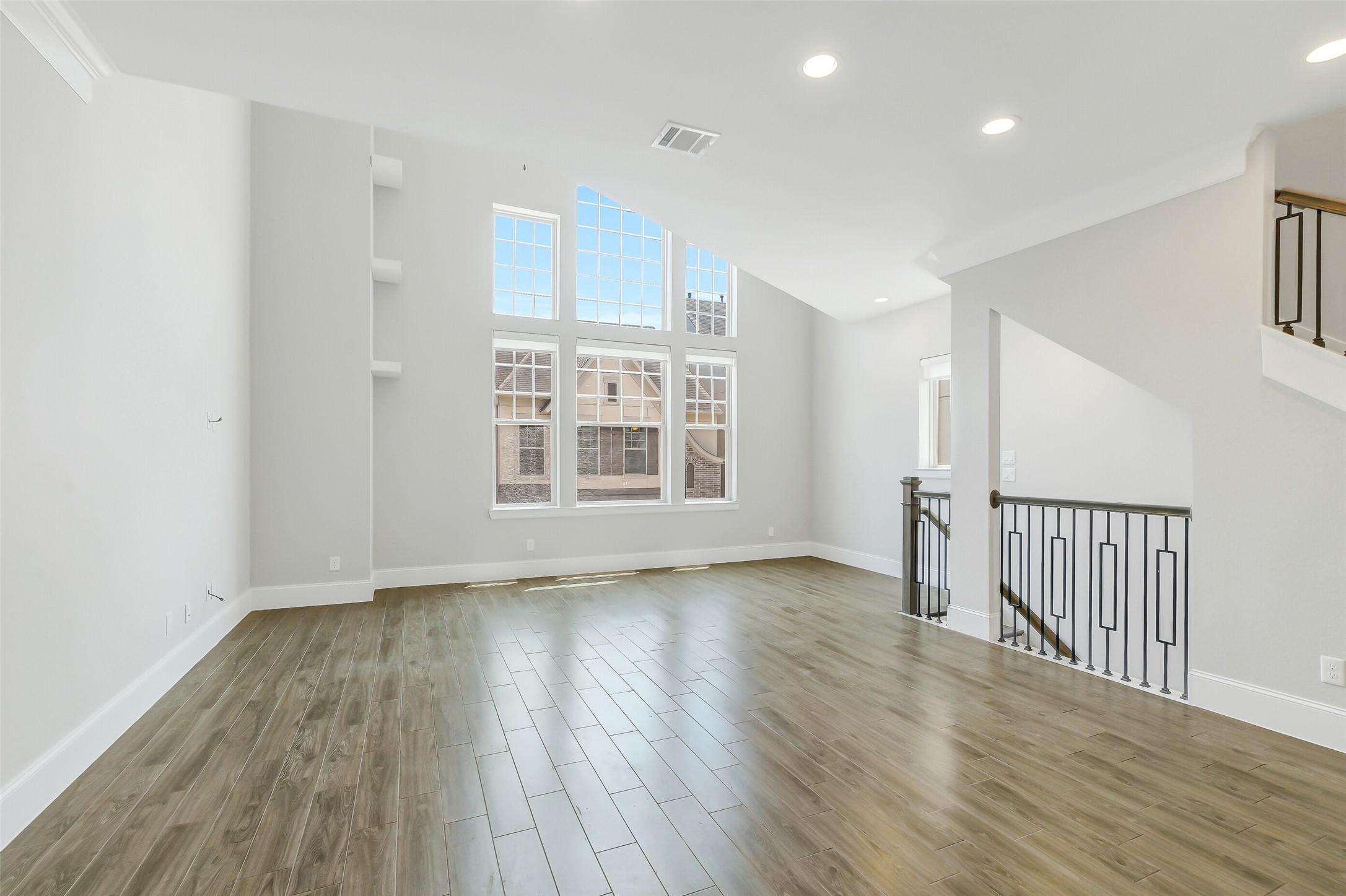 8336 Ginger Oak Street Property Photo 12