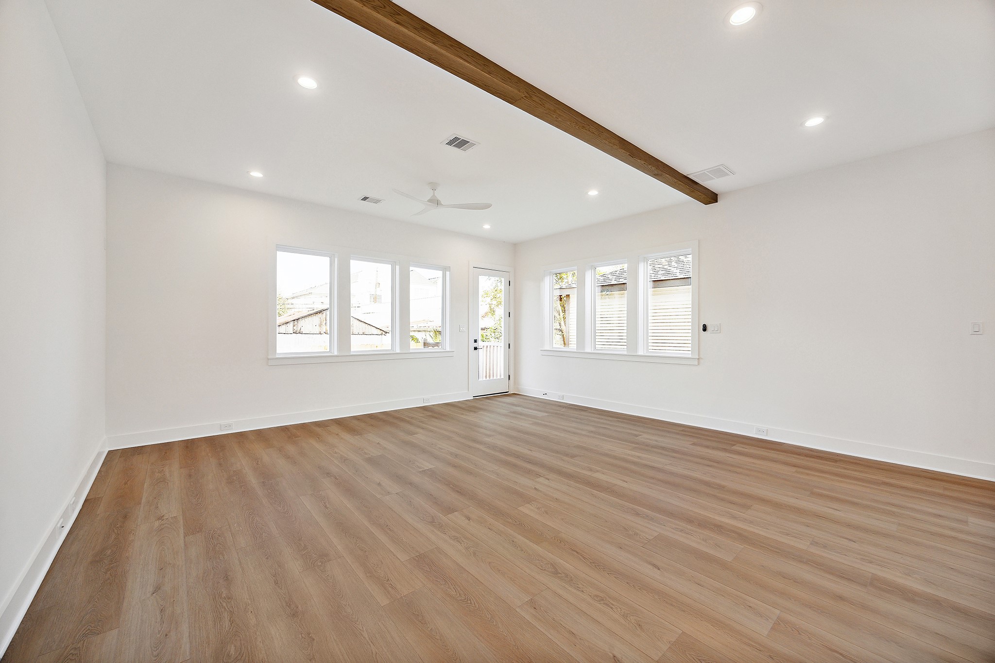 1203 E 27th Street Property Photo 6