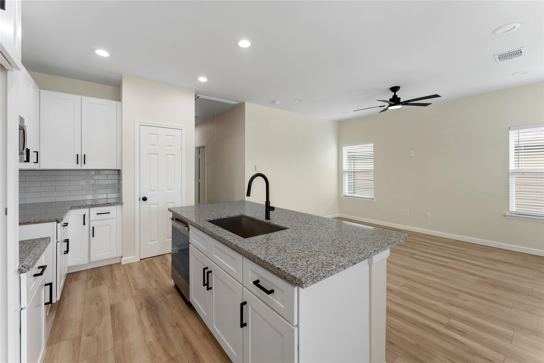 5323 Groveton Street Property Photo 1