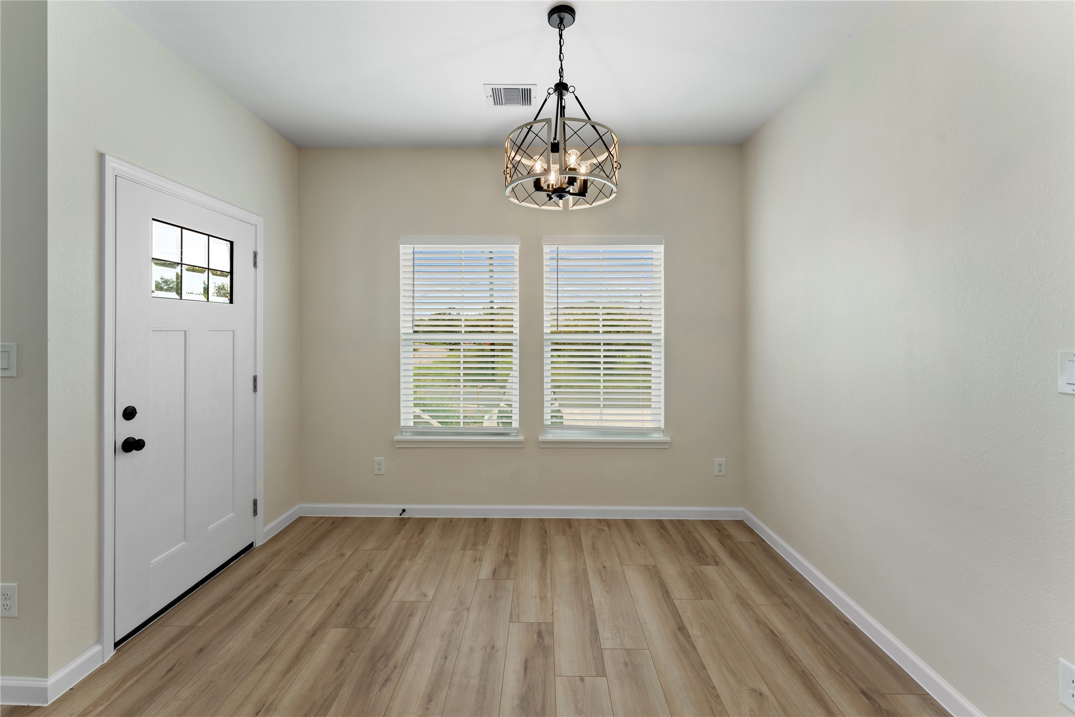 5323 Groveton Street Property Photo 5