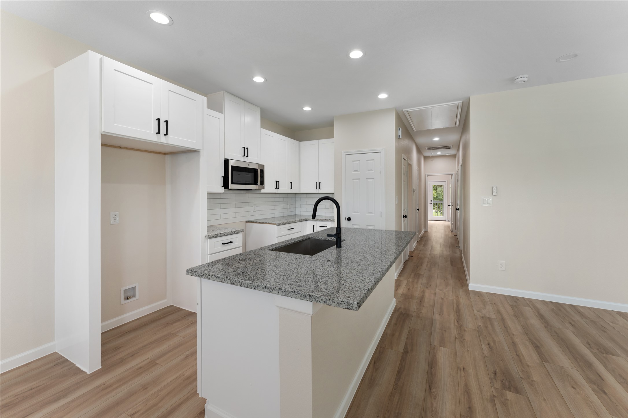5323 Groveton Street Property Photo 8