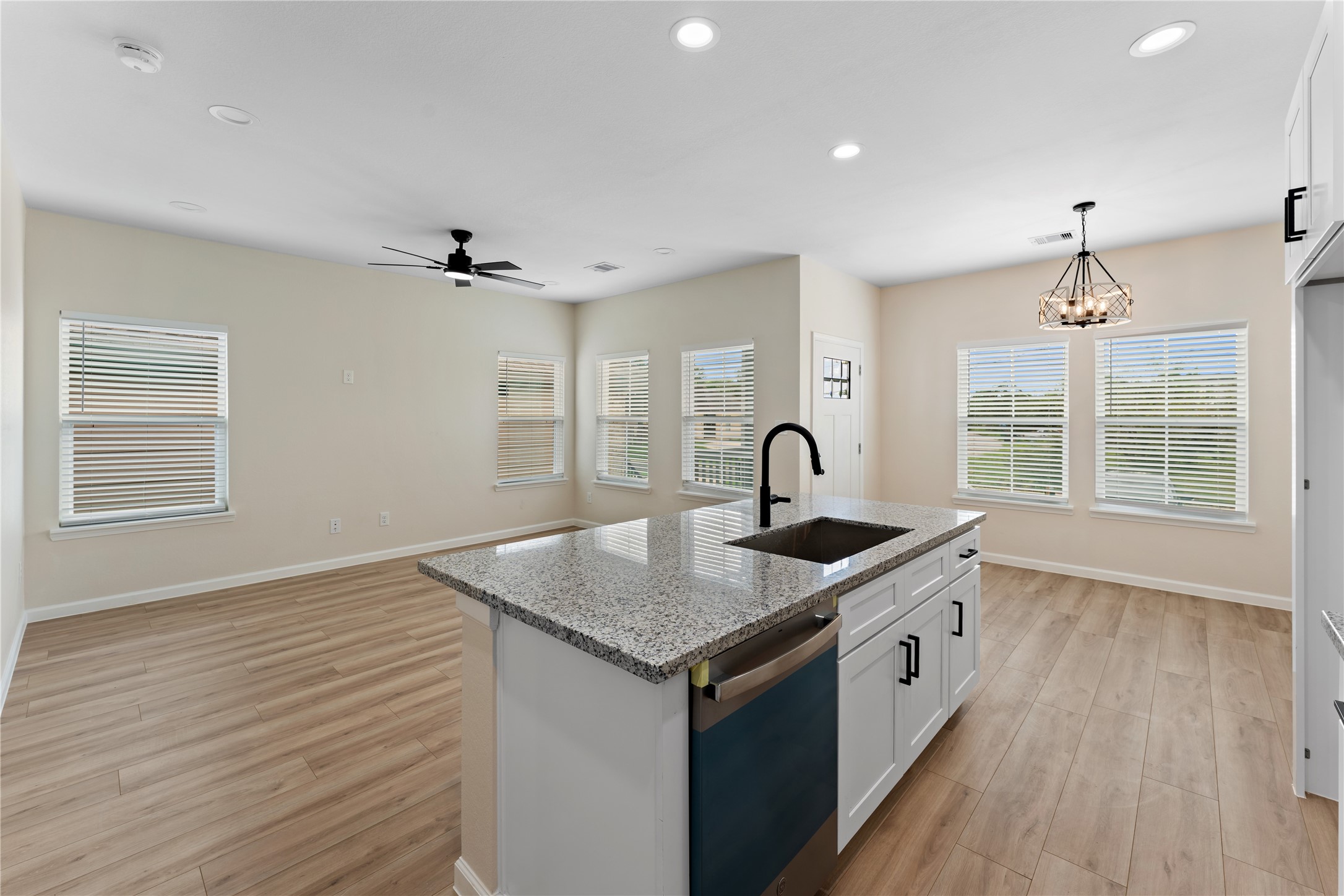 5323 Groveton Street Property Photo 11