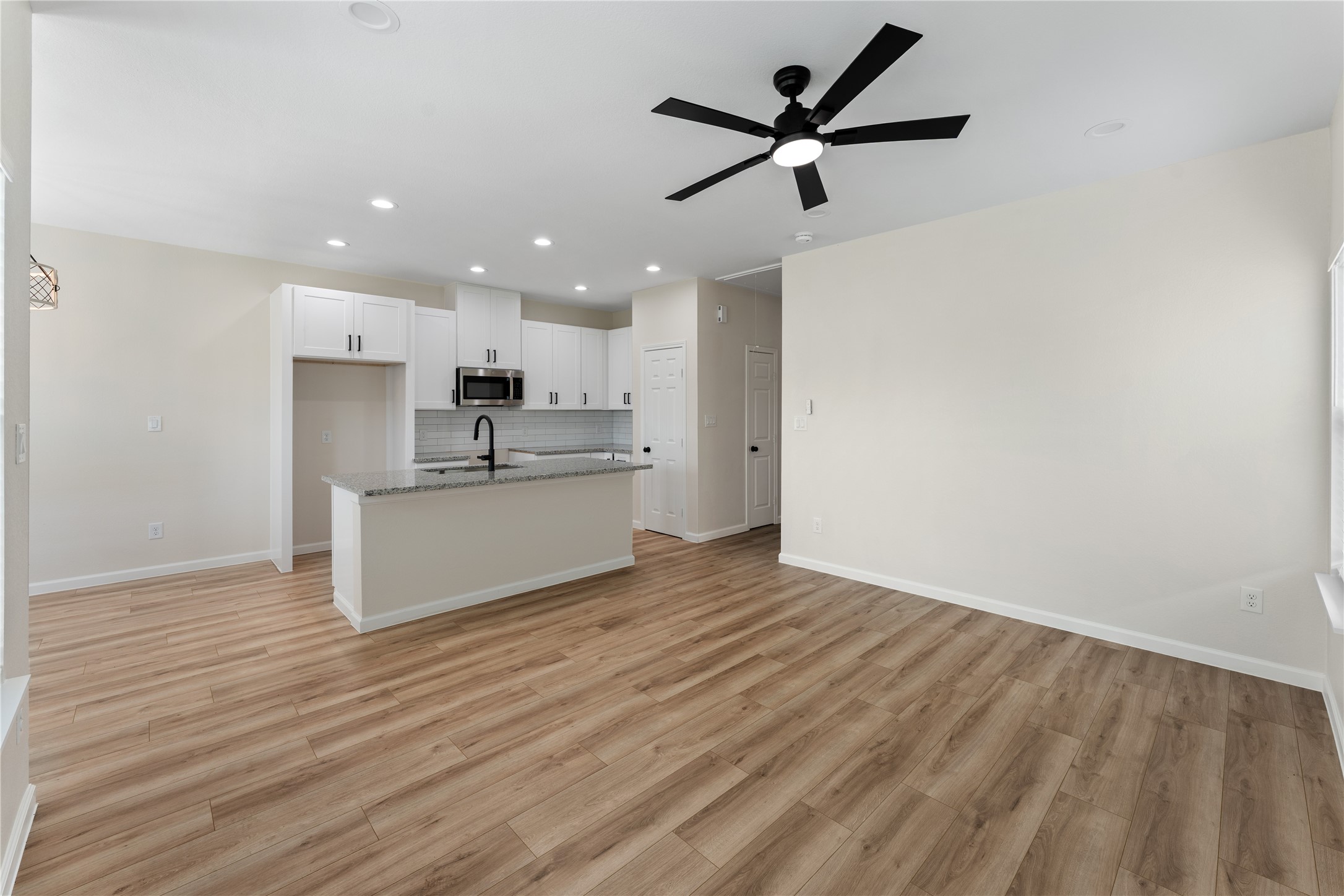 5323 Groveton Street Property Photo 14