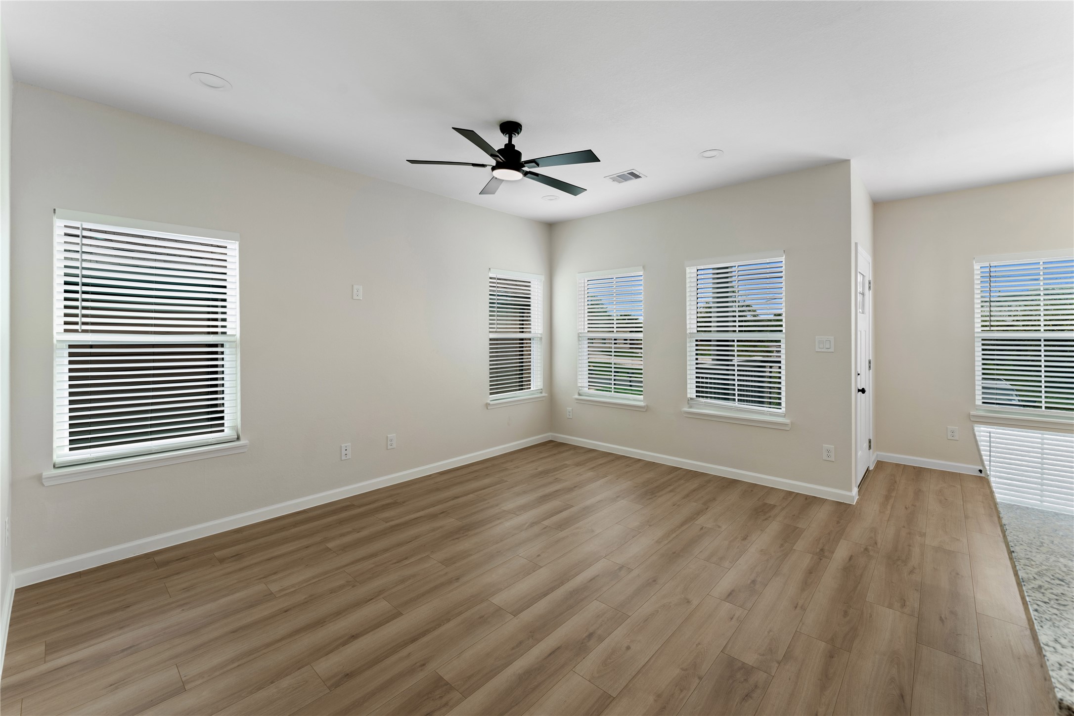 5323 Groveton Street Property Photo 16