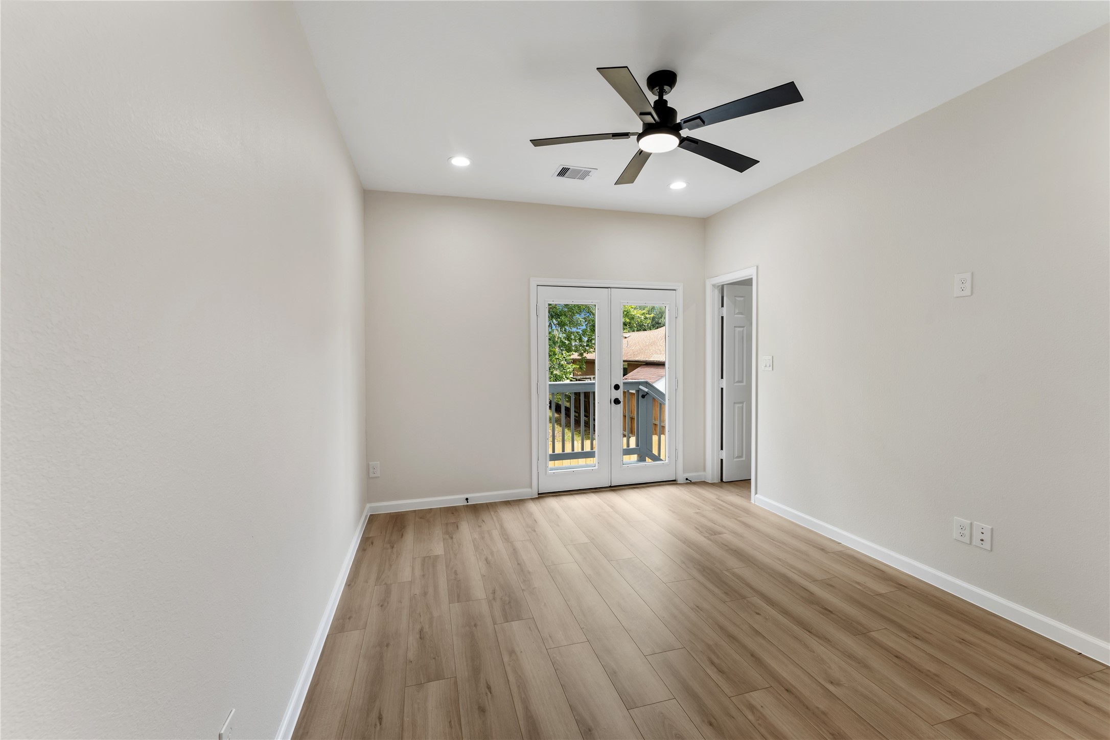5323 Groveton Street Property Photo 17