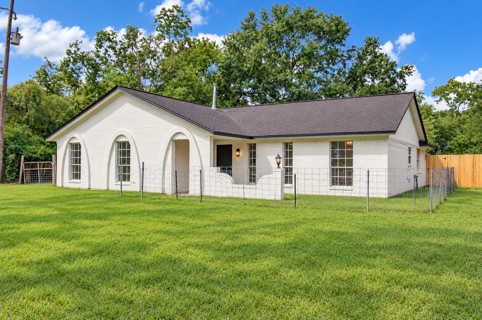 322 S Persimmon Street Property Photo 1