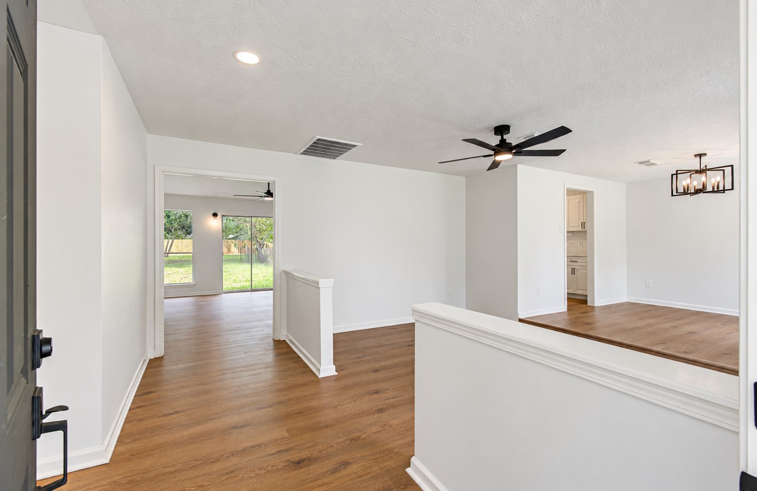 322 S Persimmon Street Property Photo 2