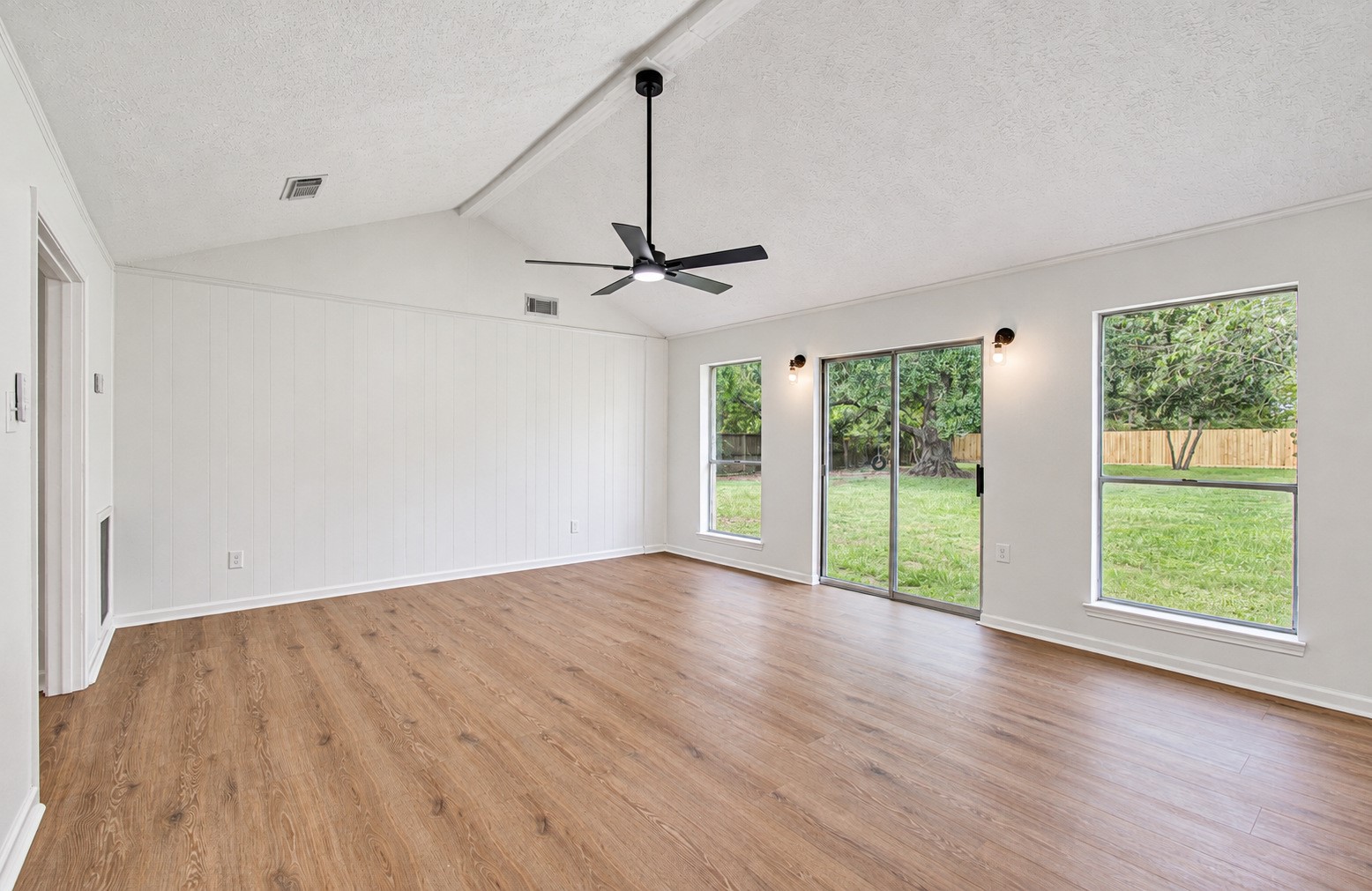 322 S Persimmon Street Property Photo 16