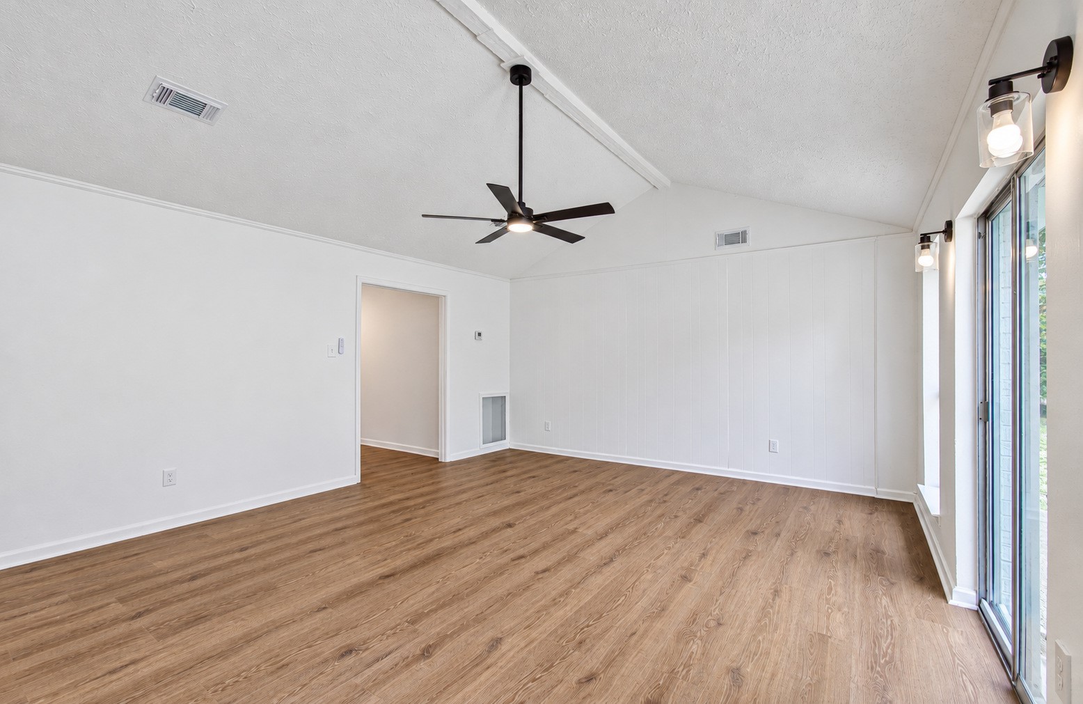 322 S Persimmon Street Property Photo 18