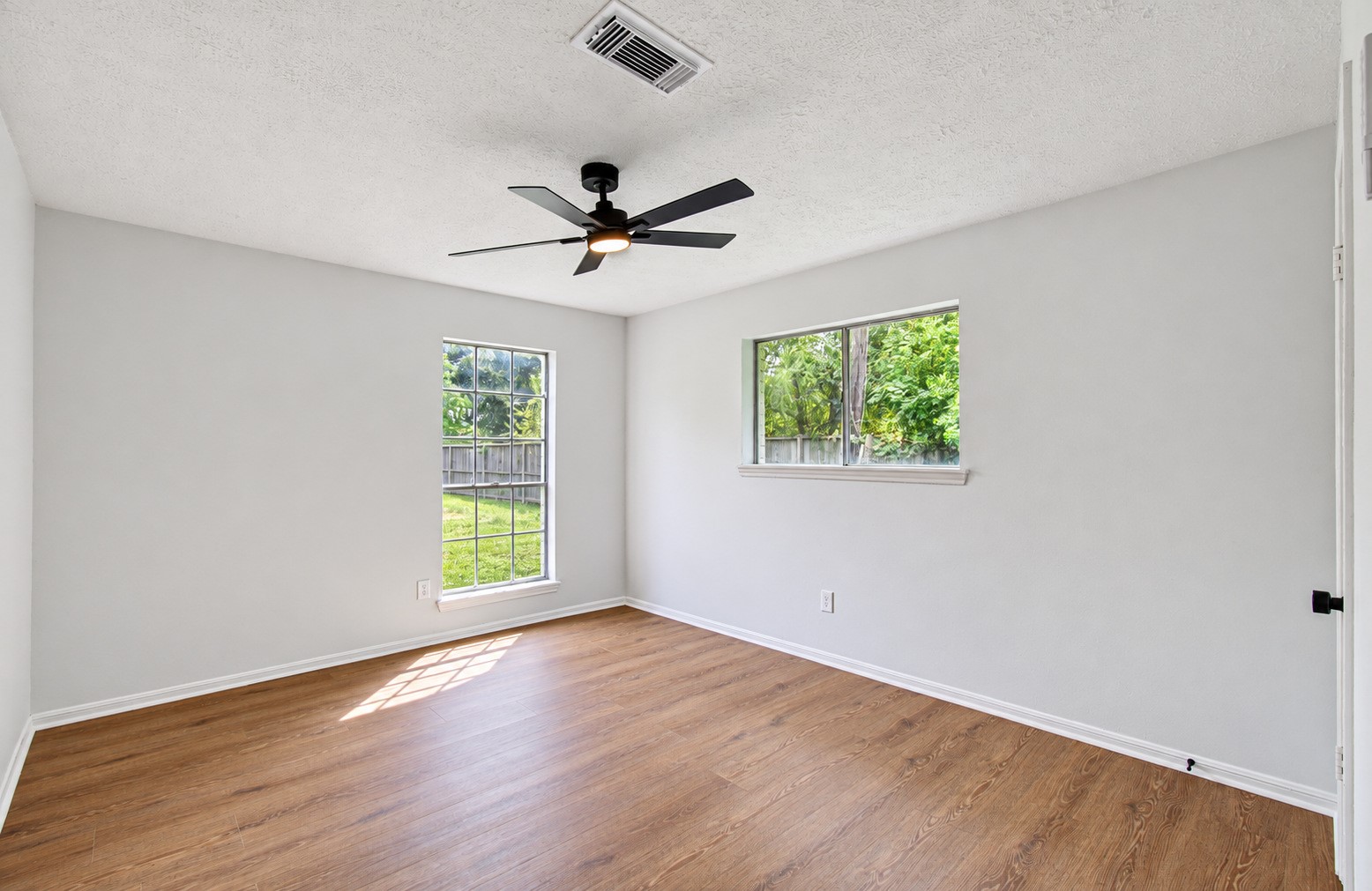322 S Persimmon Street Property Photo 26