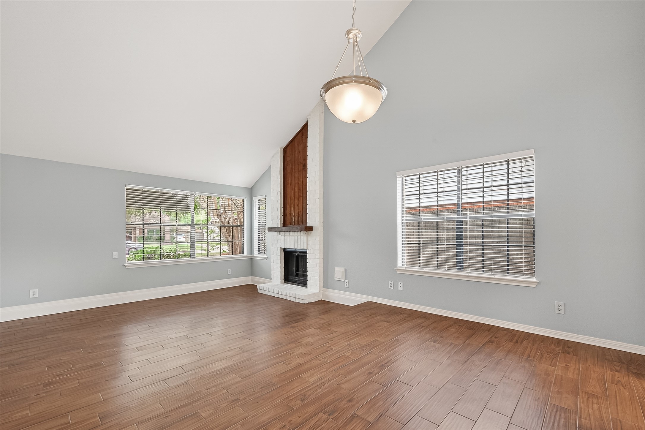 22946 Provincial Boulevard Property Photo 6