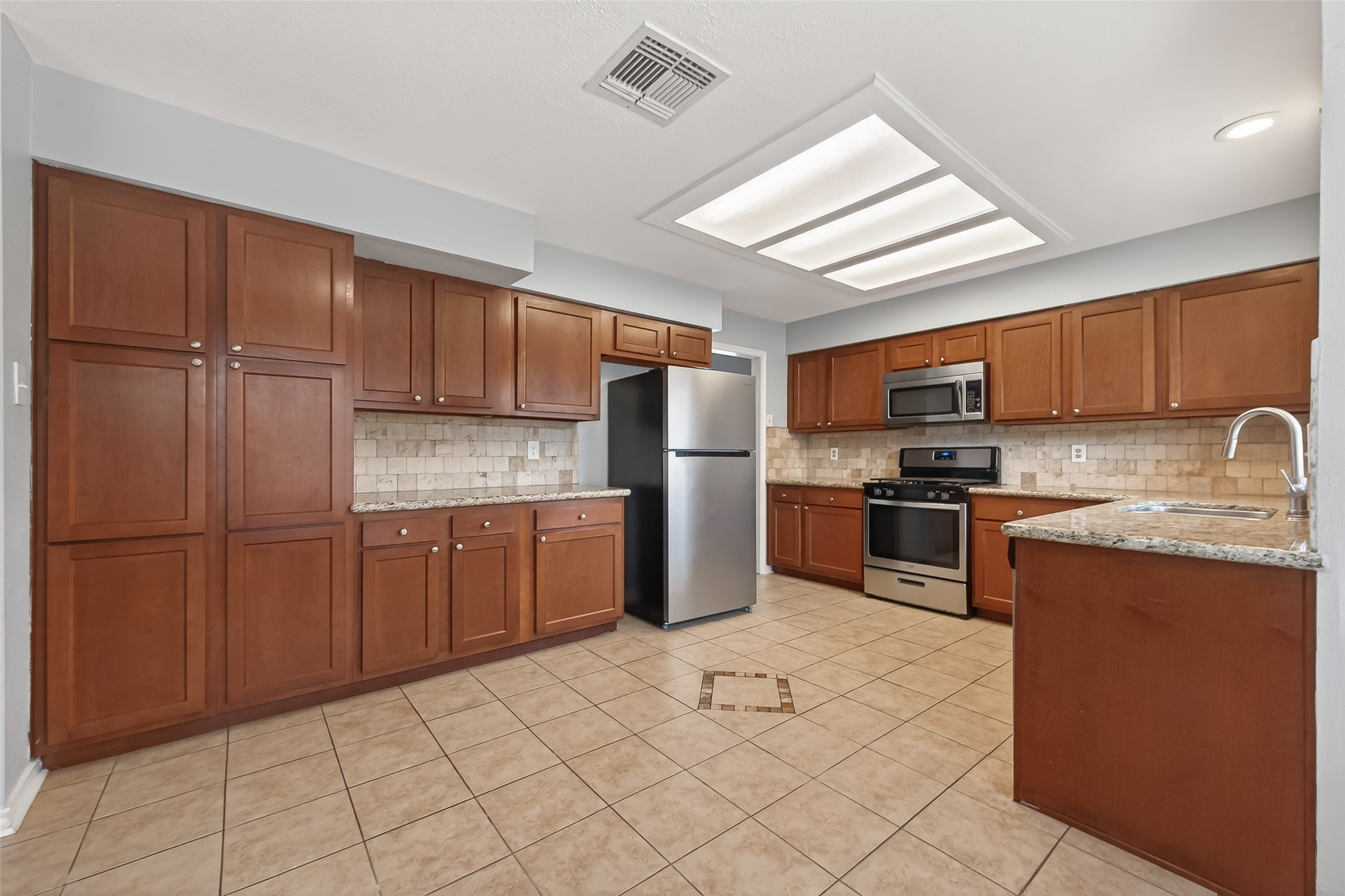 22946 Provincial Boulevard Property Photo 9