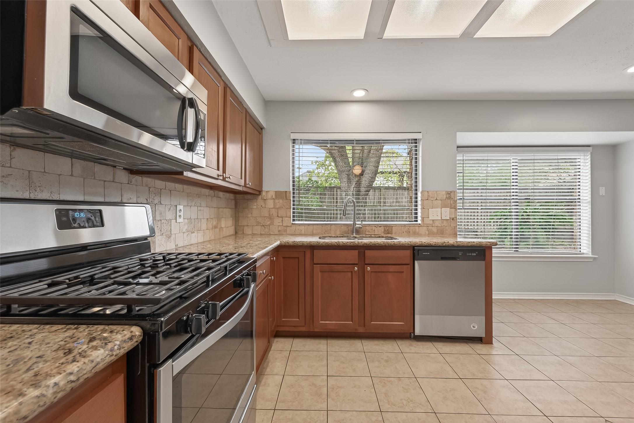 22946 Provincial Boulevard Property Photo 10