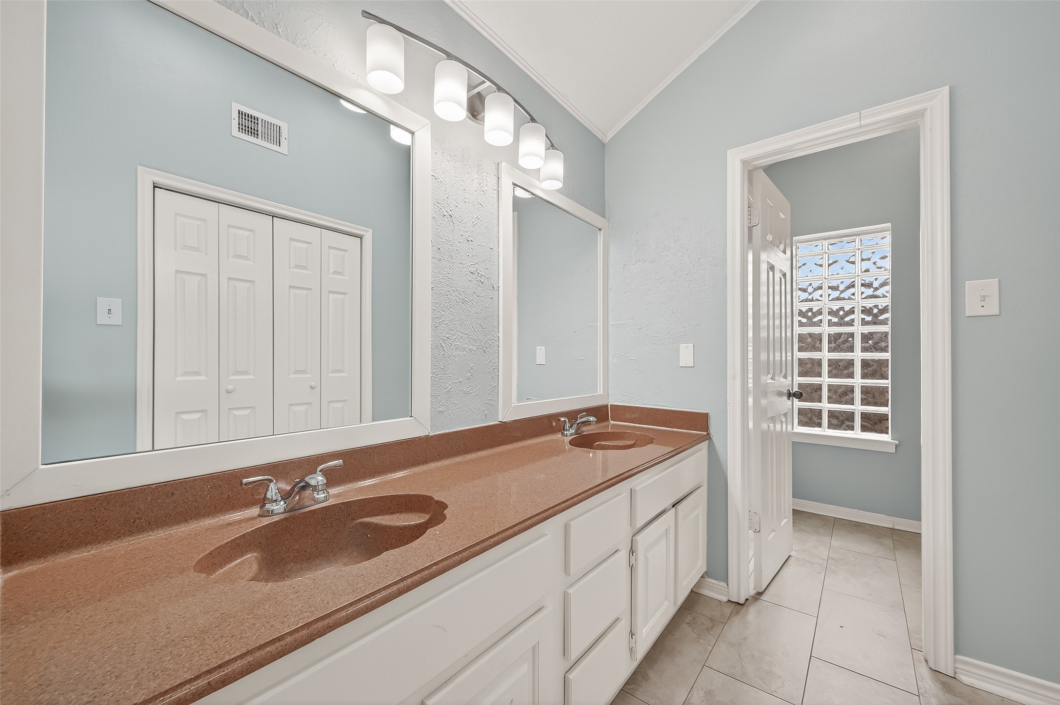 22946 Provincial Boulevard Property Photo 22