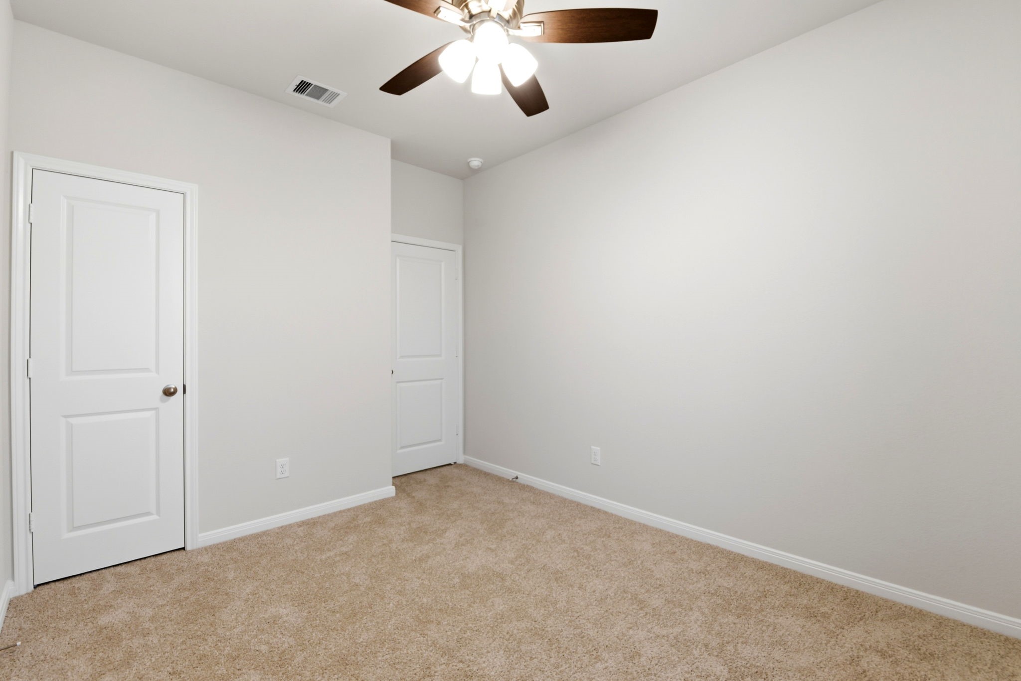 10626 Jassid Hop Property Photo 32