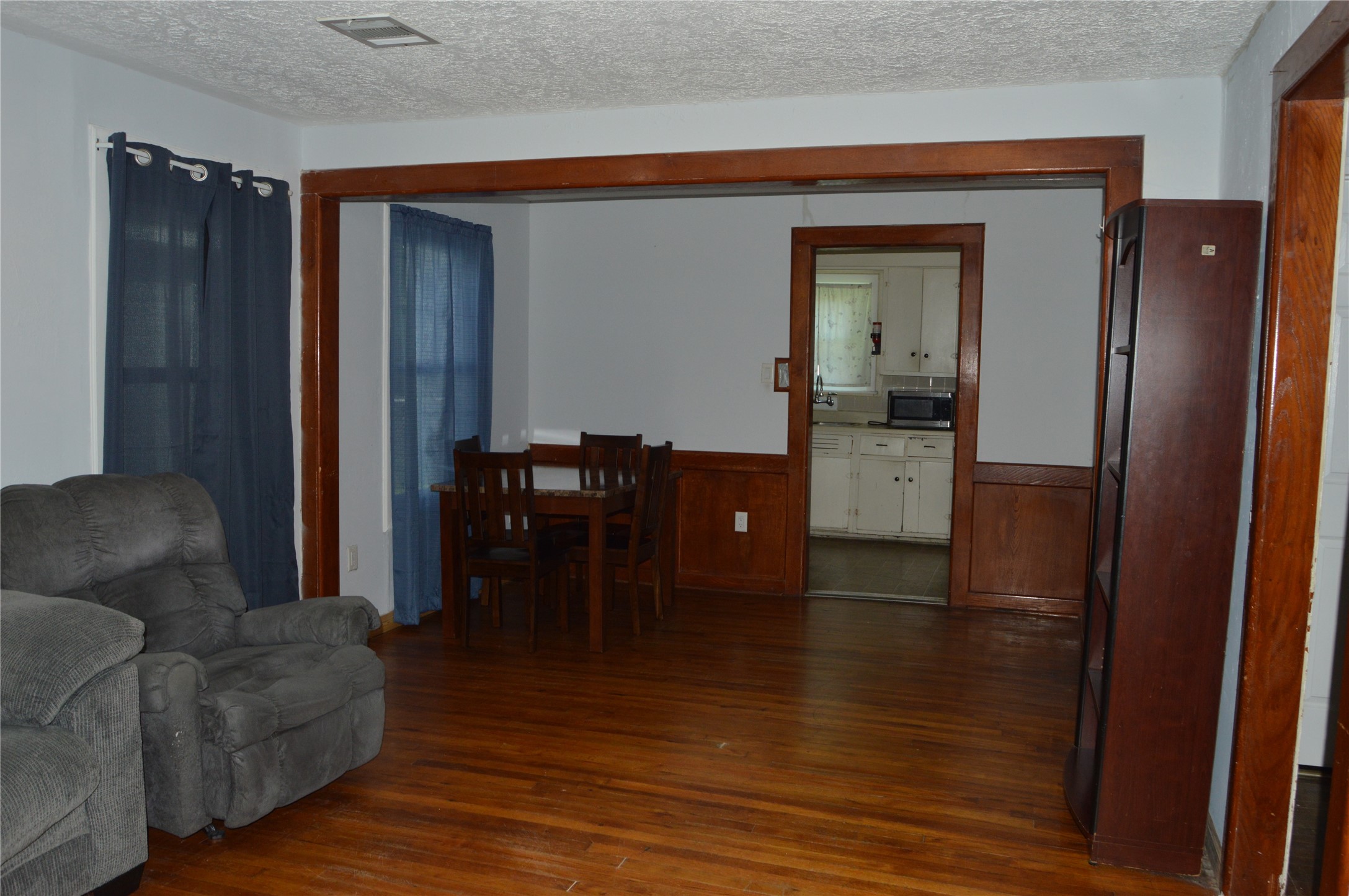 605 Maple Avenue Property Photo 3