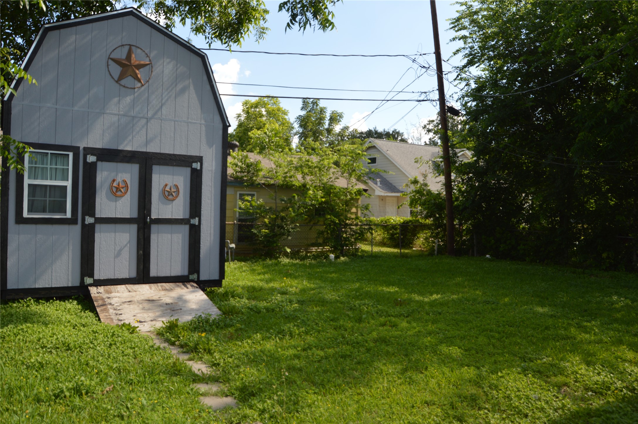 605 Maple Avenue Property Photo 9