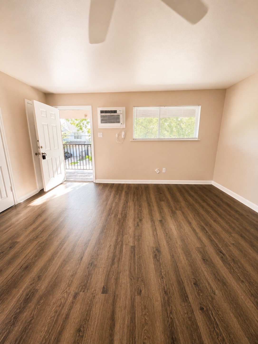 1756 W Main Street 7 Property Photo 6