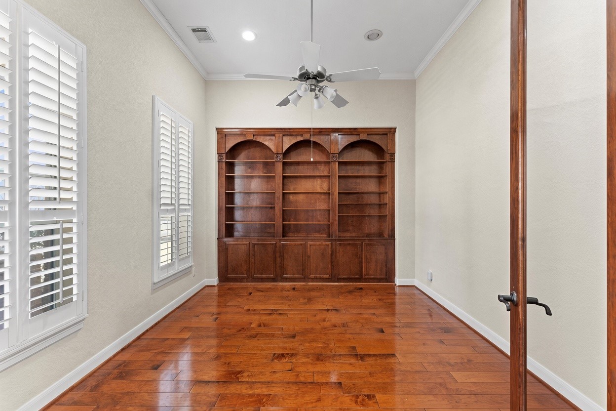 8406 Buffalo Creek Drive Property Photo 4