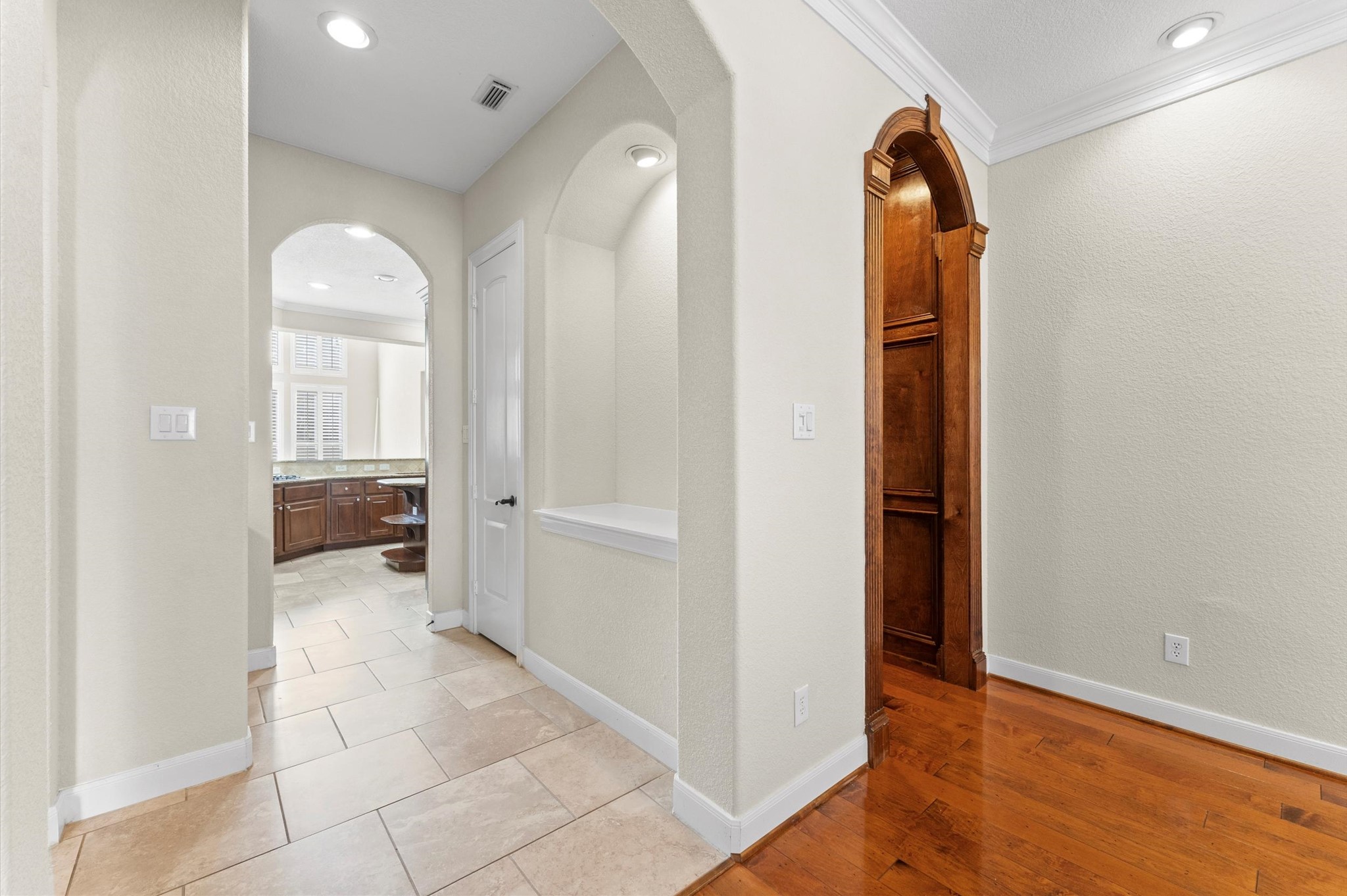8406 Buffalo Creek Drive Property Photo 7