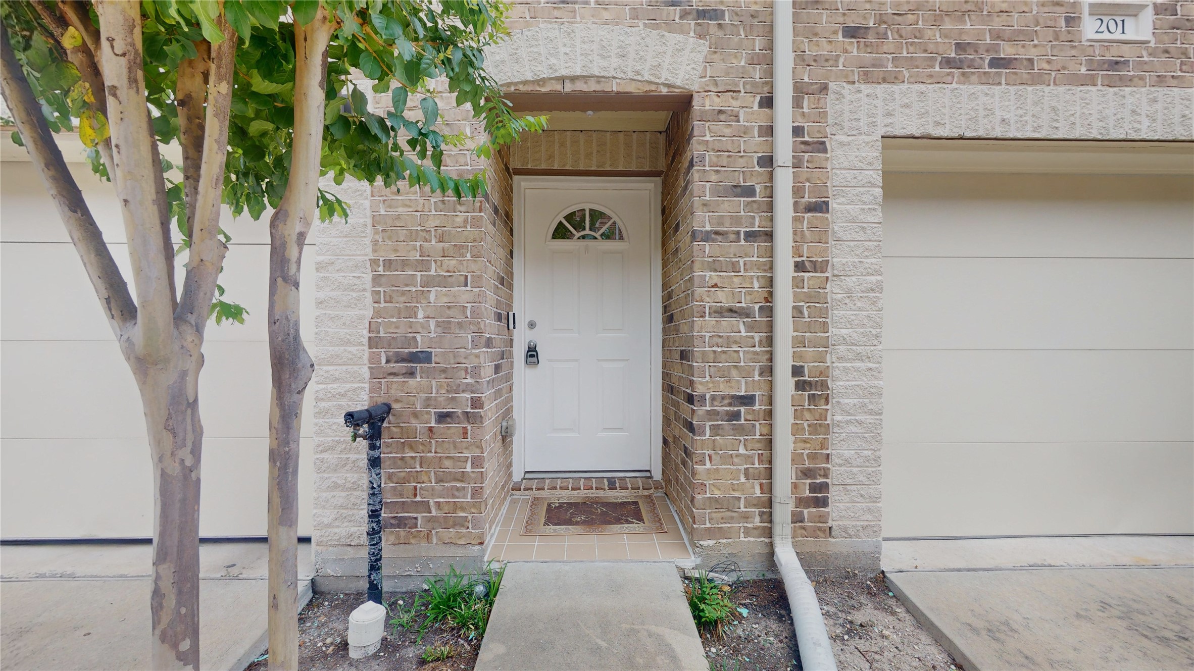 2710 Hullsmith Drive 202 Property Photo 4