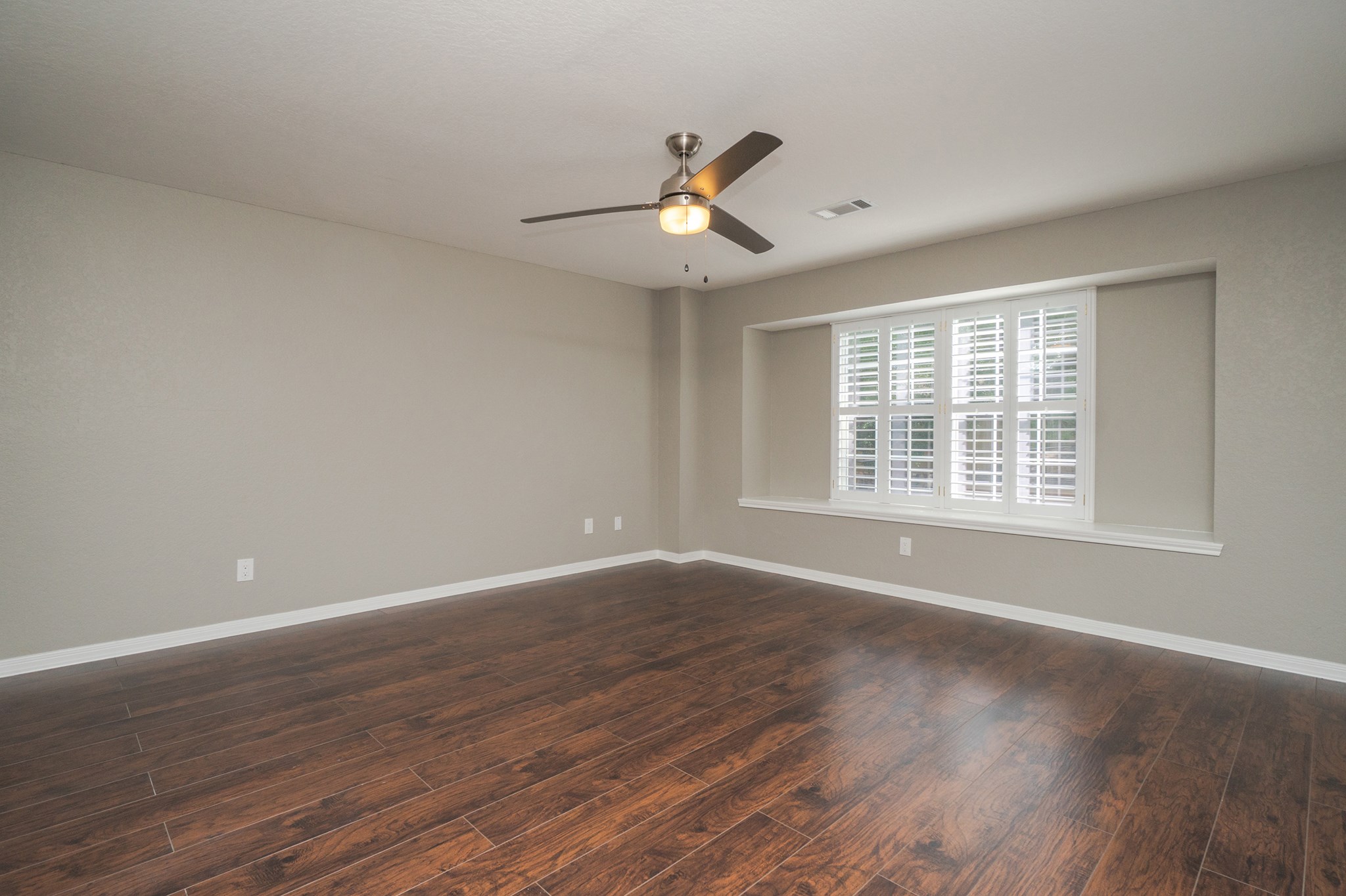 16031 Cassandra Park Street Property Photo 27