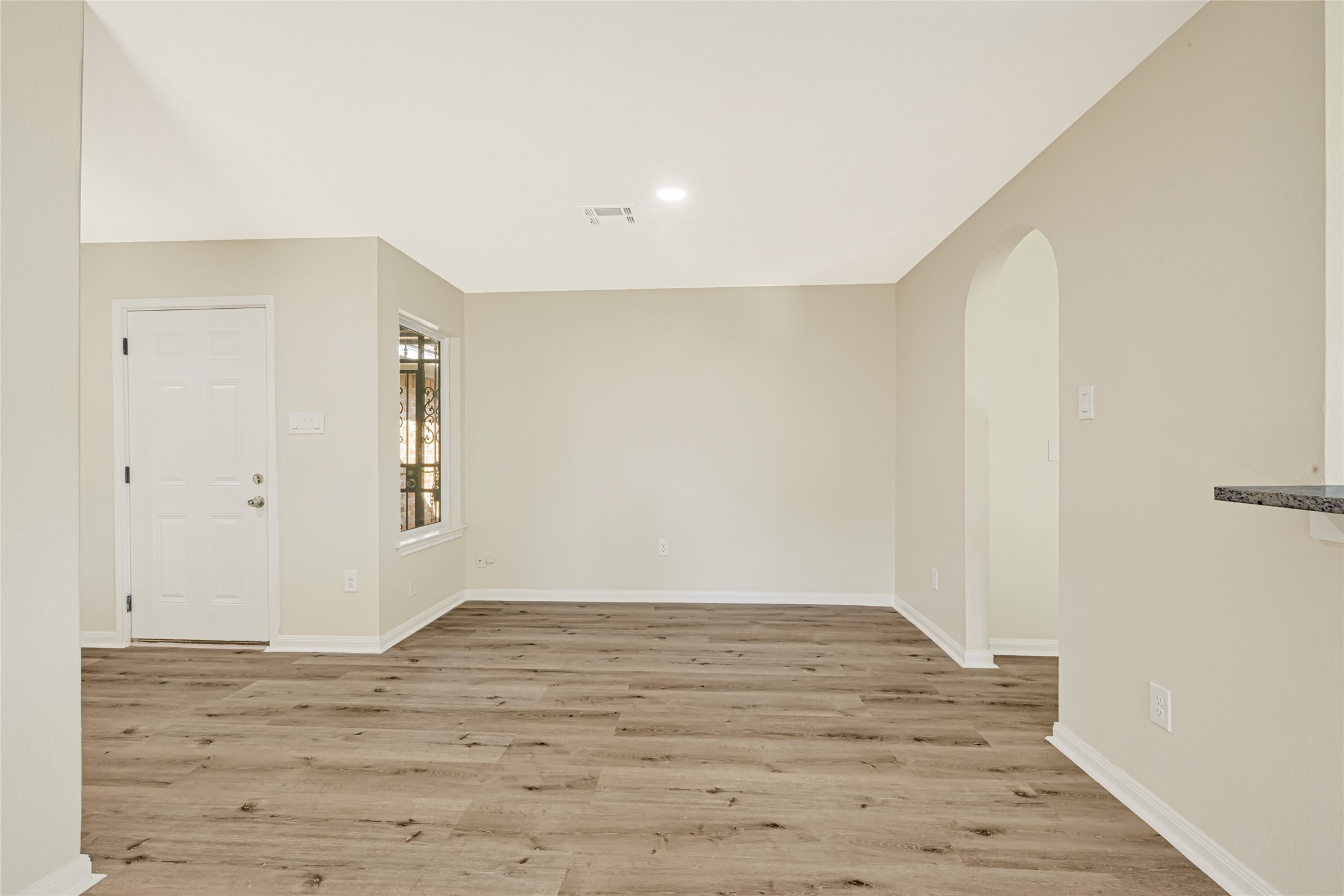 9851 Guest Street Property Photo 8