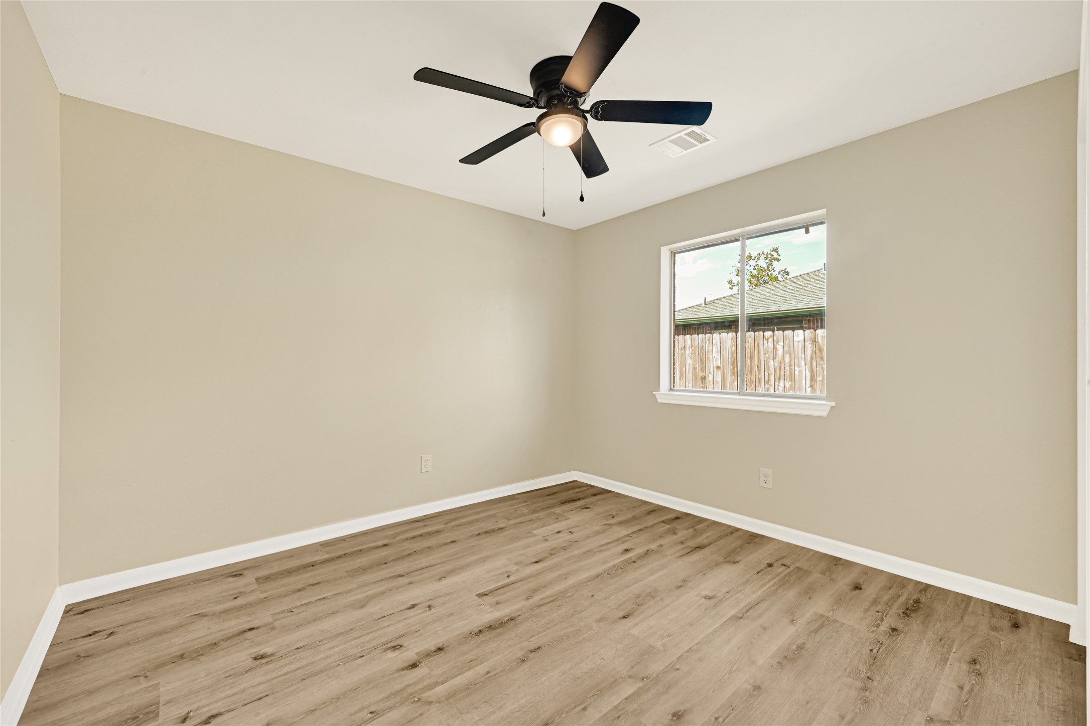 9851 Guest Street Property Photo 19