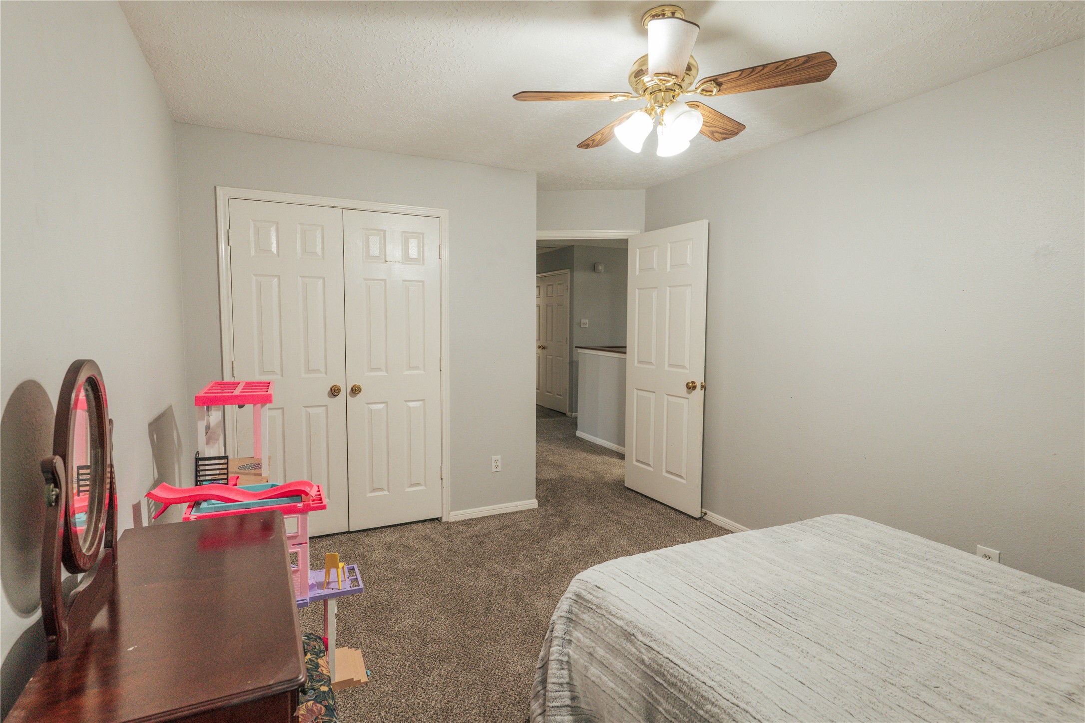 1910 N Mission Circle Property Photo 12