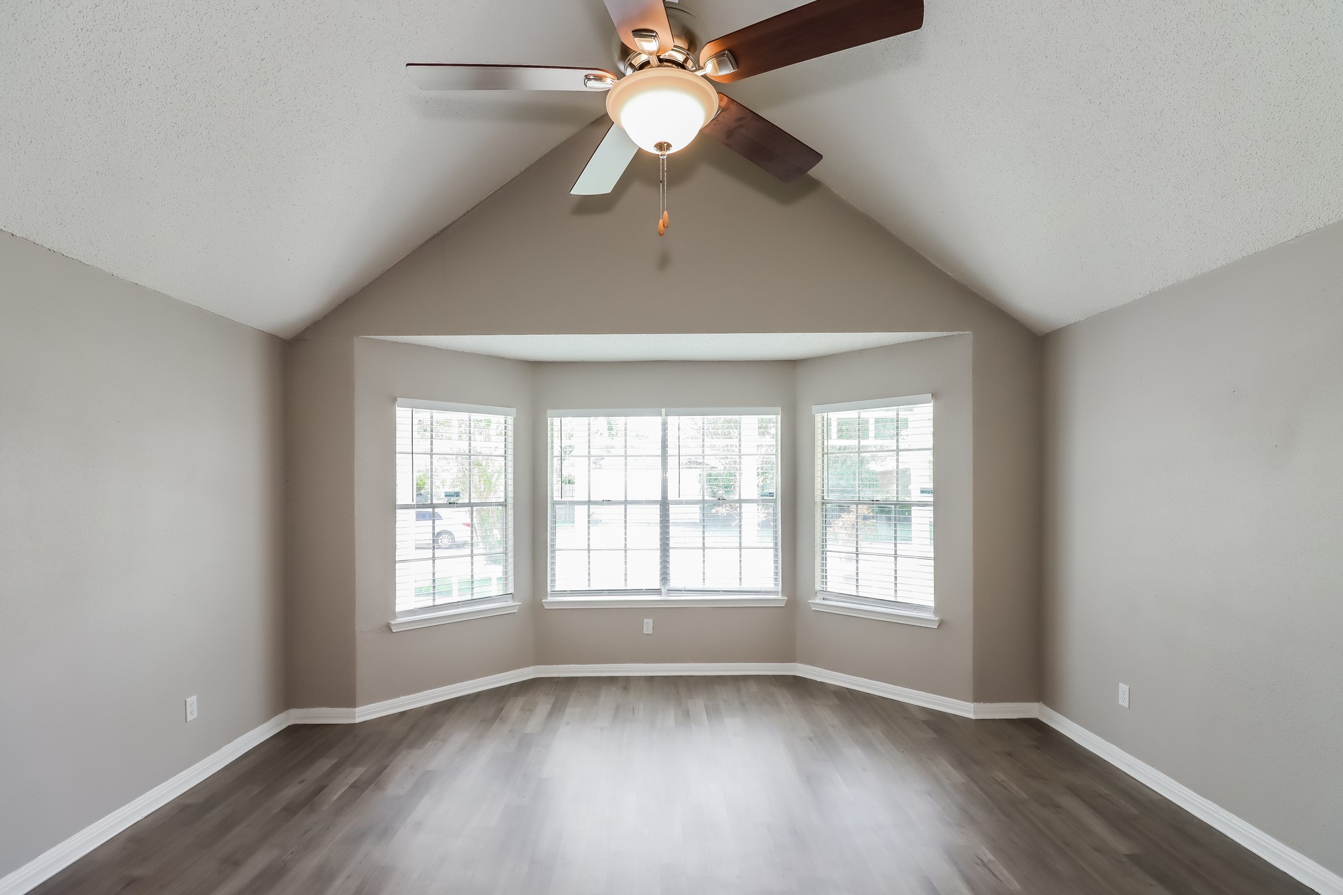 2714 Ashford Trail Drive Property Photo 8