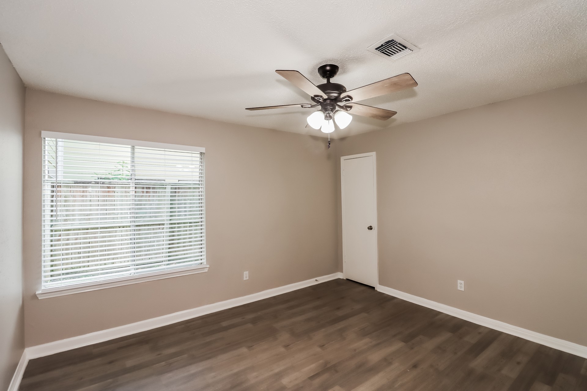 2714 Ashford Trail Drive Property Photo 13