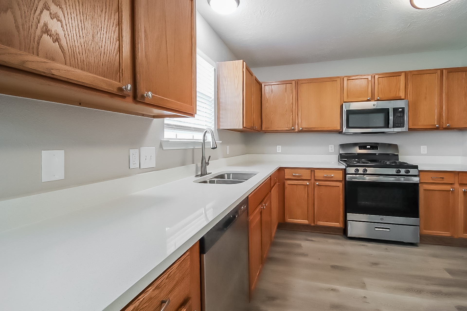 4805 E Parma Drive Property Photo 10