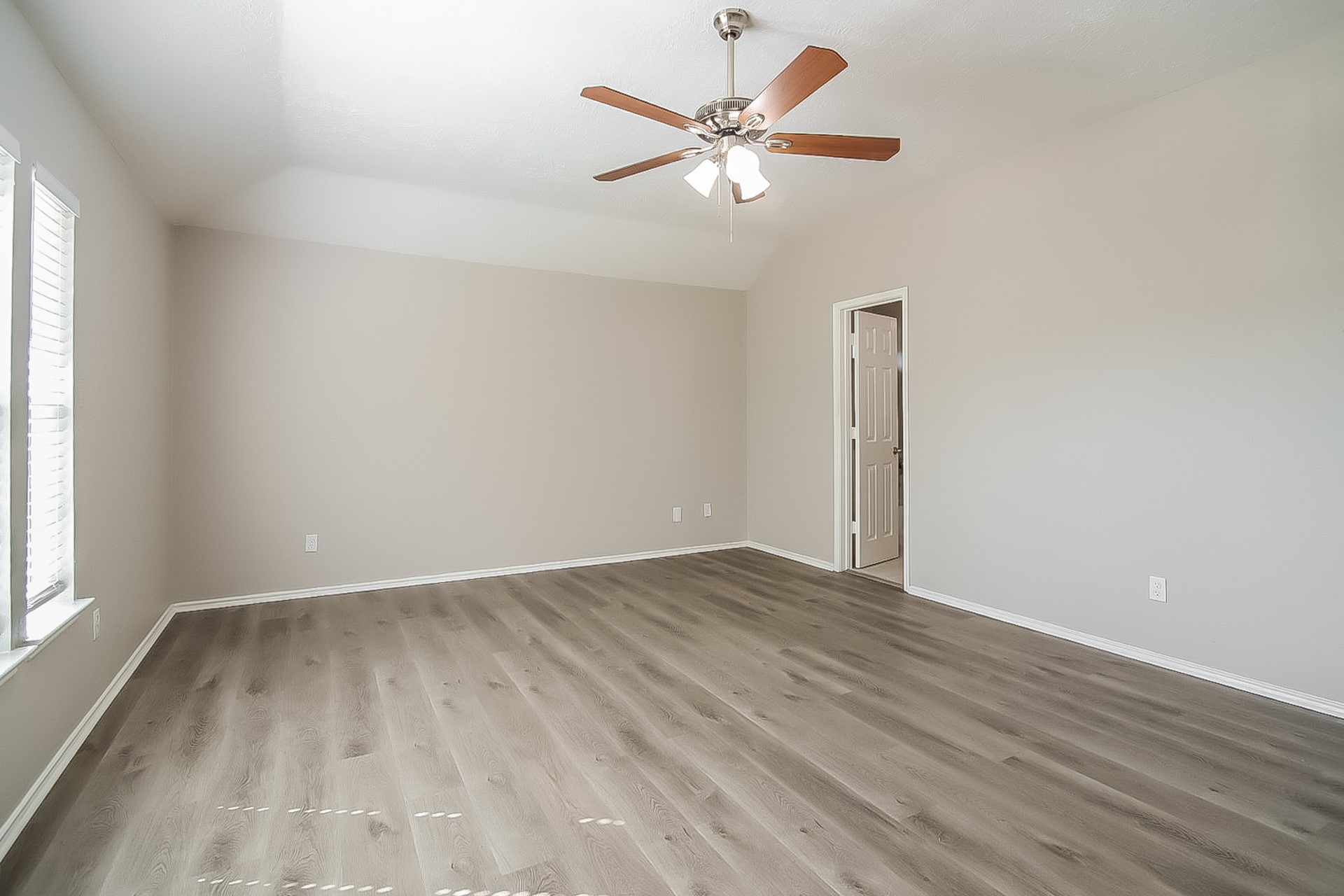 4805 E Parma Drive Property Photo 14