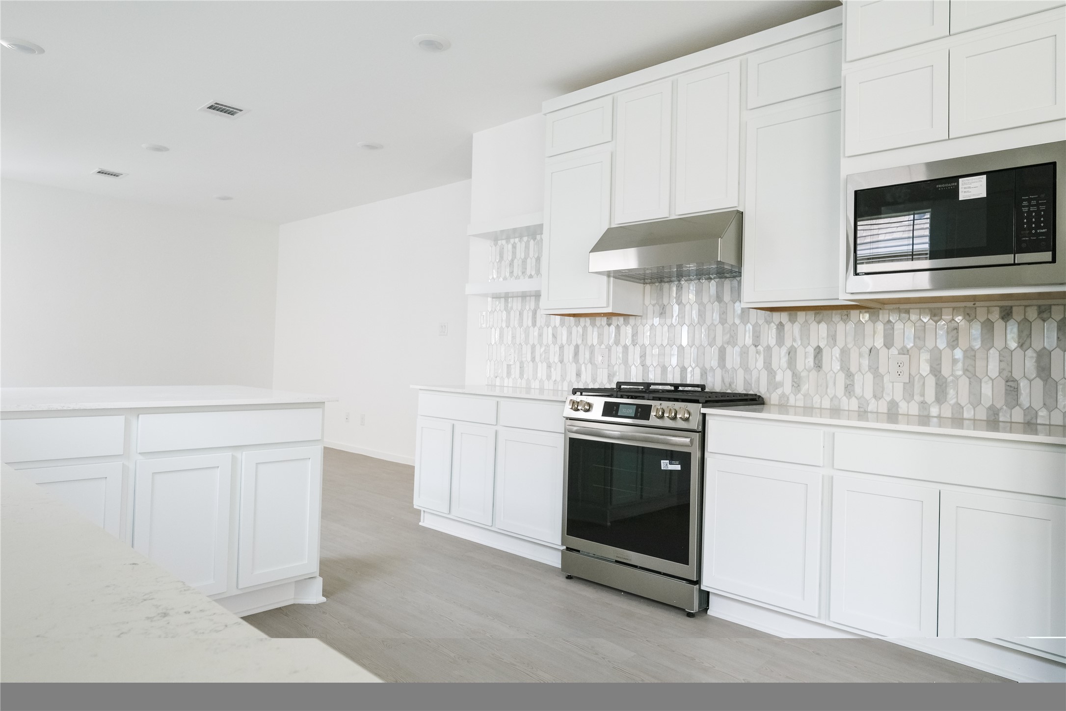 6415 Orchid Beach Drive Property Photo 6