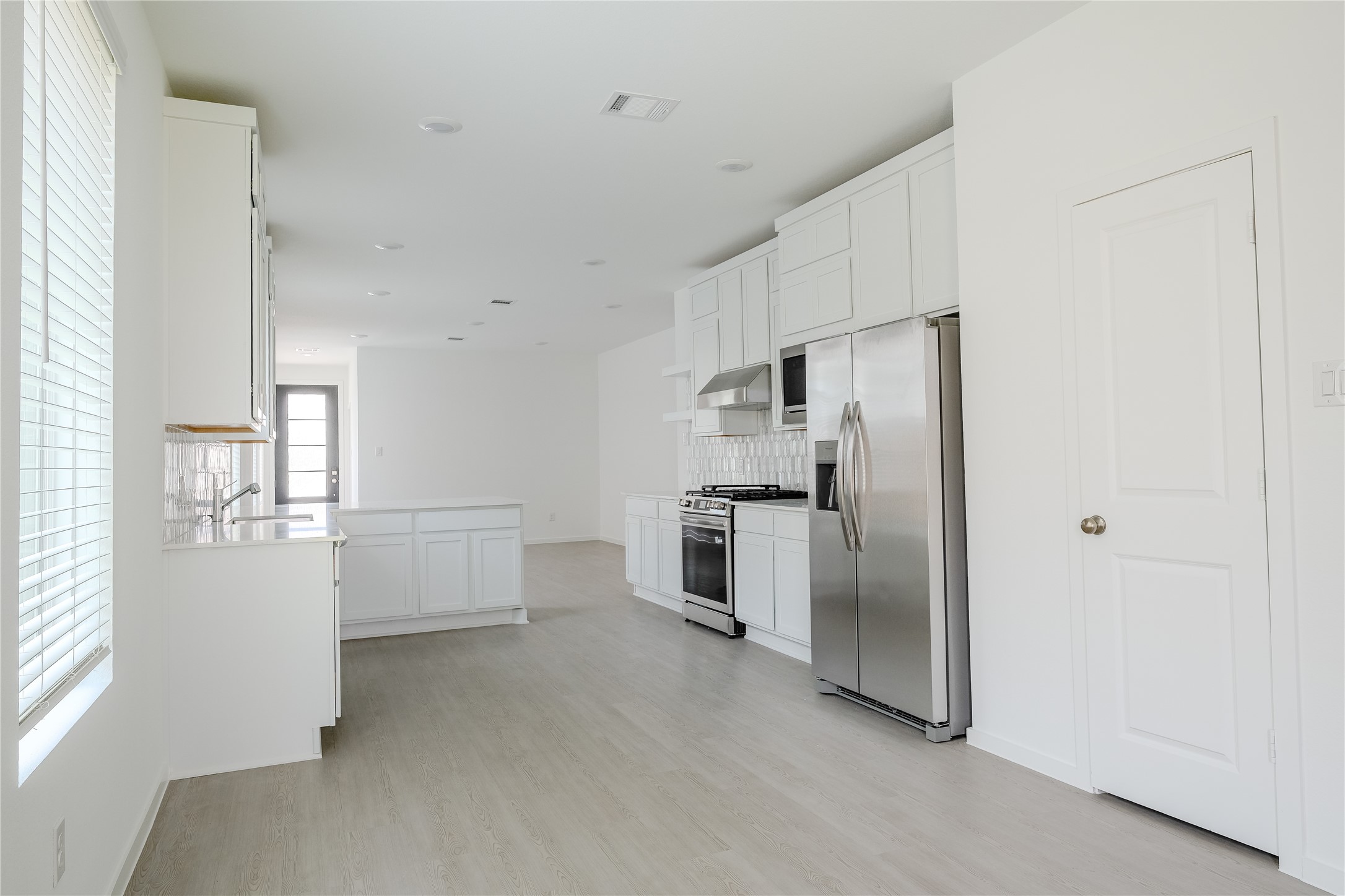 6415 Orchid Beach Drive Property Photo 8