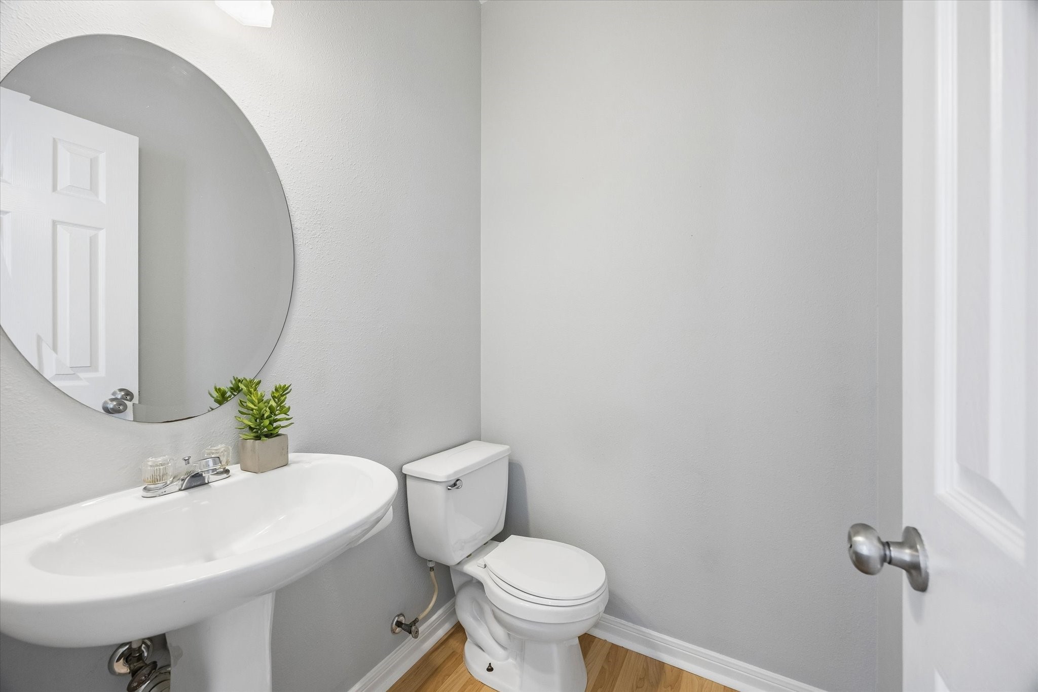 607 Travis Street 9 Property Photo 11